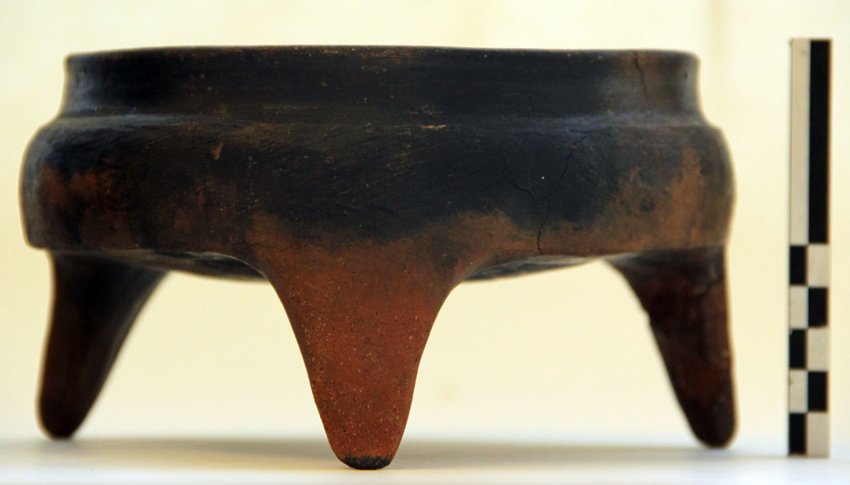 Vaso tripode (prima metà Sec. I d.C)