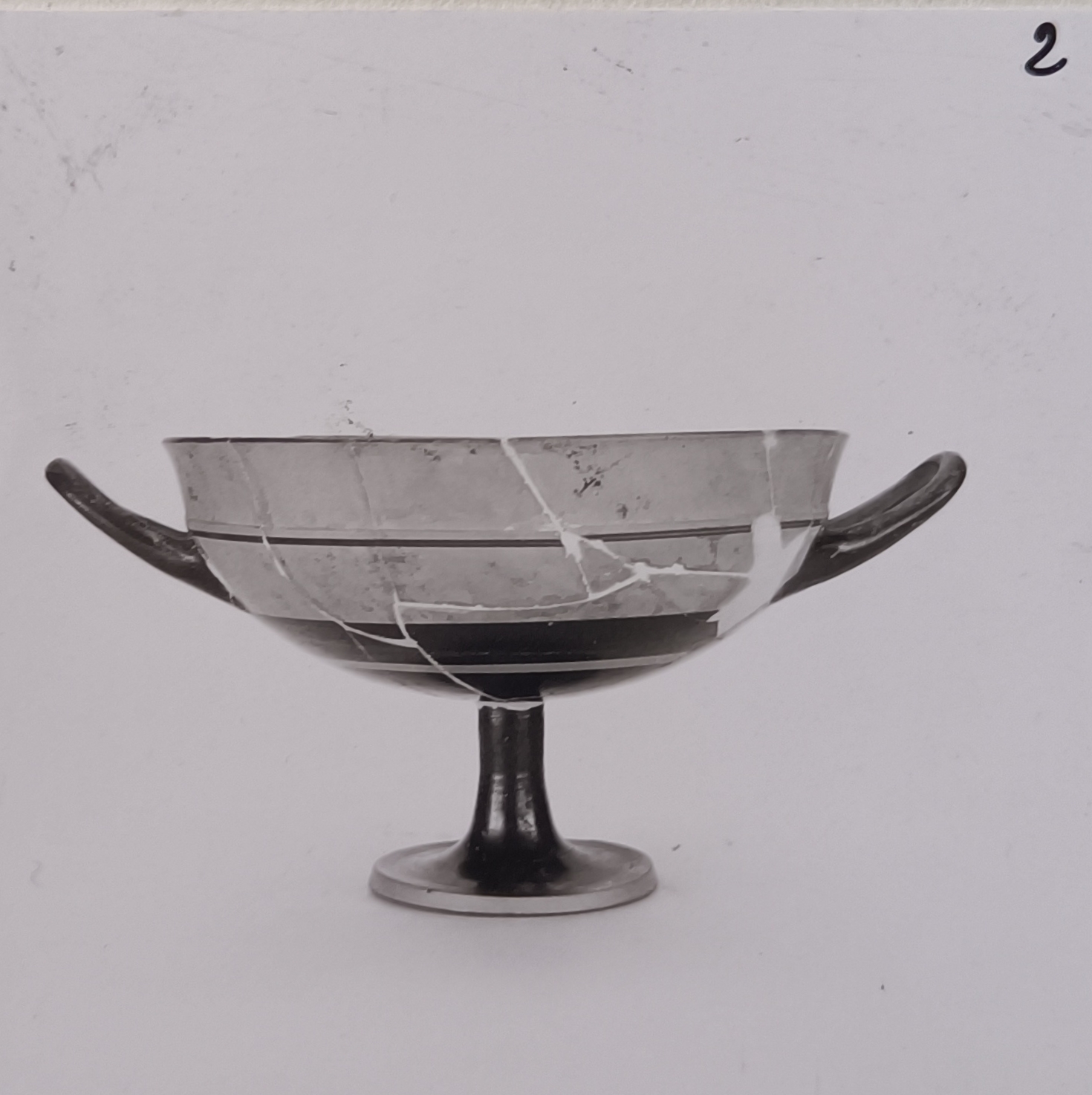 kylix, lip-cup di Cerchia dei "miniaturistici" (terzo quarto SECOLI/ VI a.C)