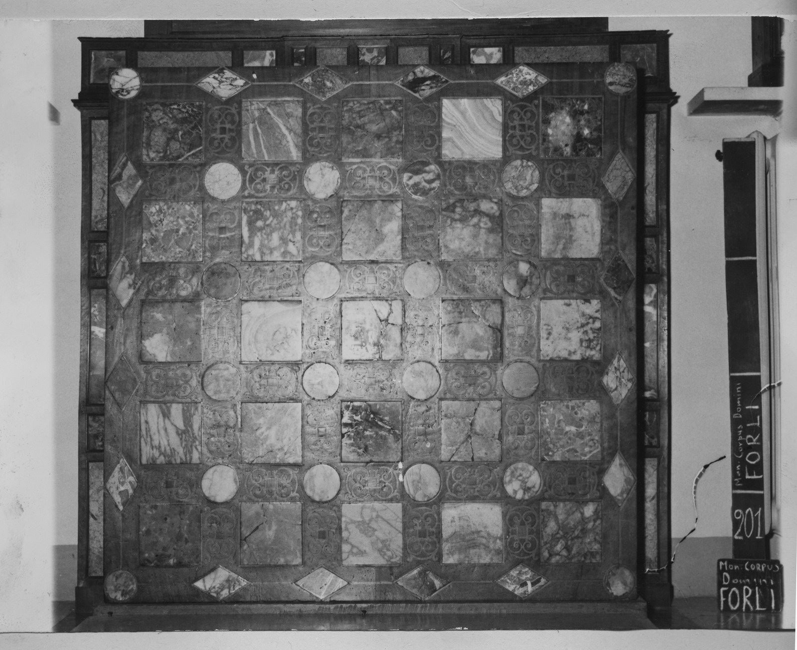 paliotto - a pannello piano, opera isolata - manifattura toscana (XVII)