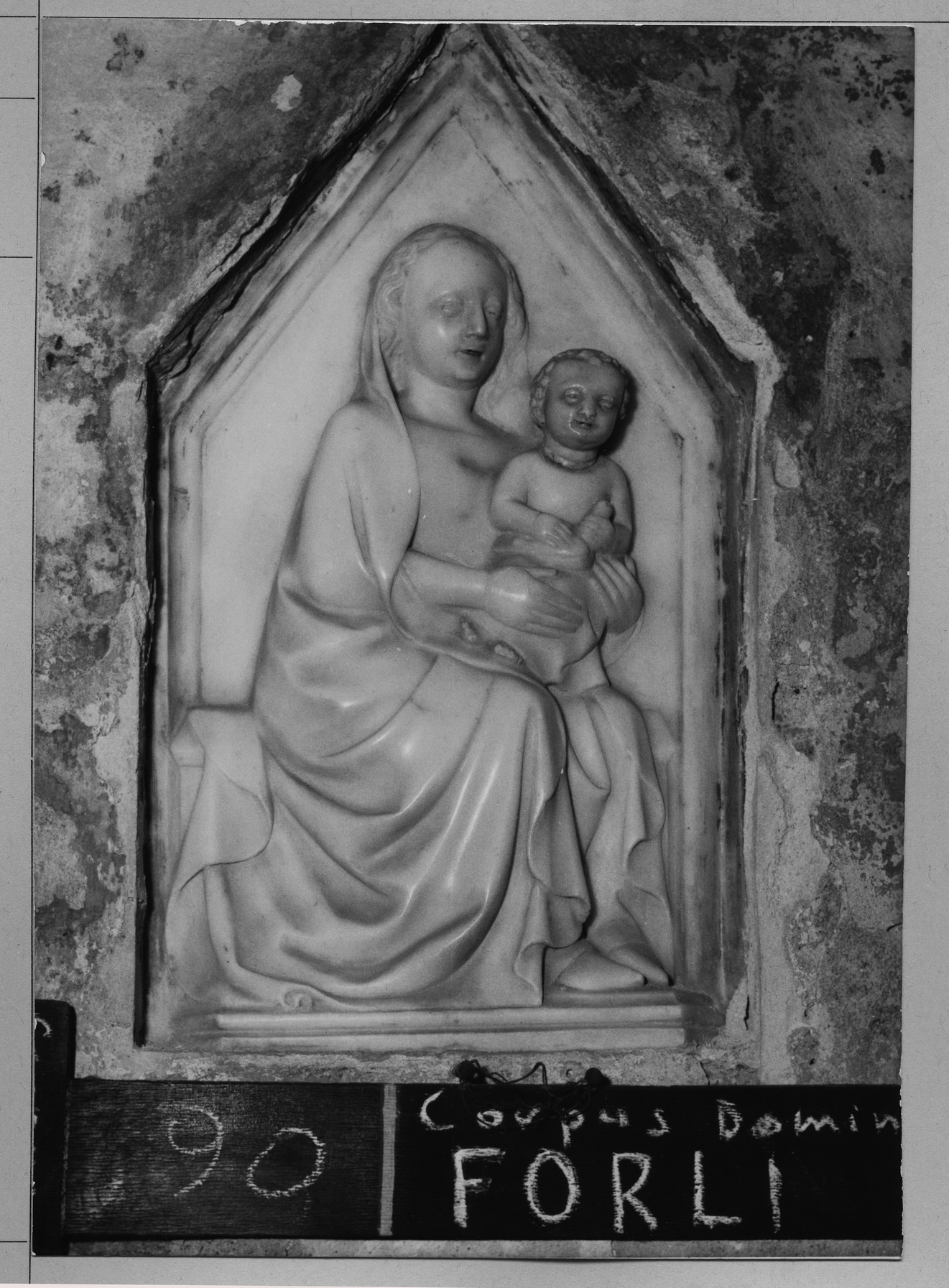 Madonna con Bambino (rilievo, opera isolata) - ambito veneto (prima metà XV)