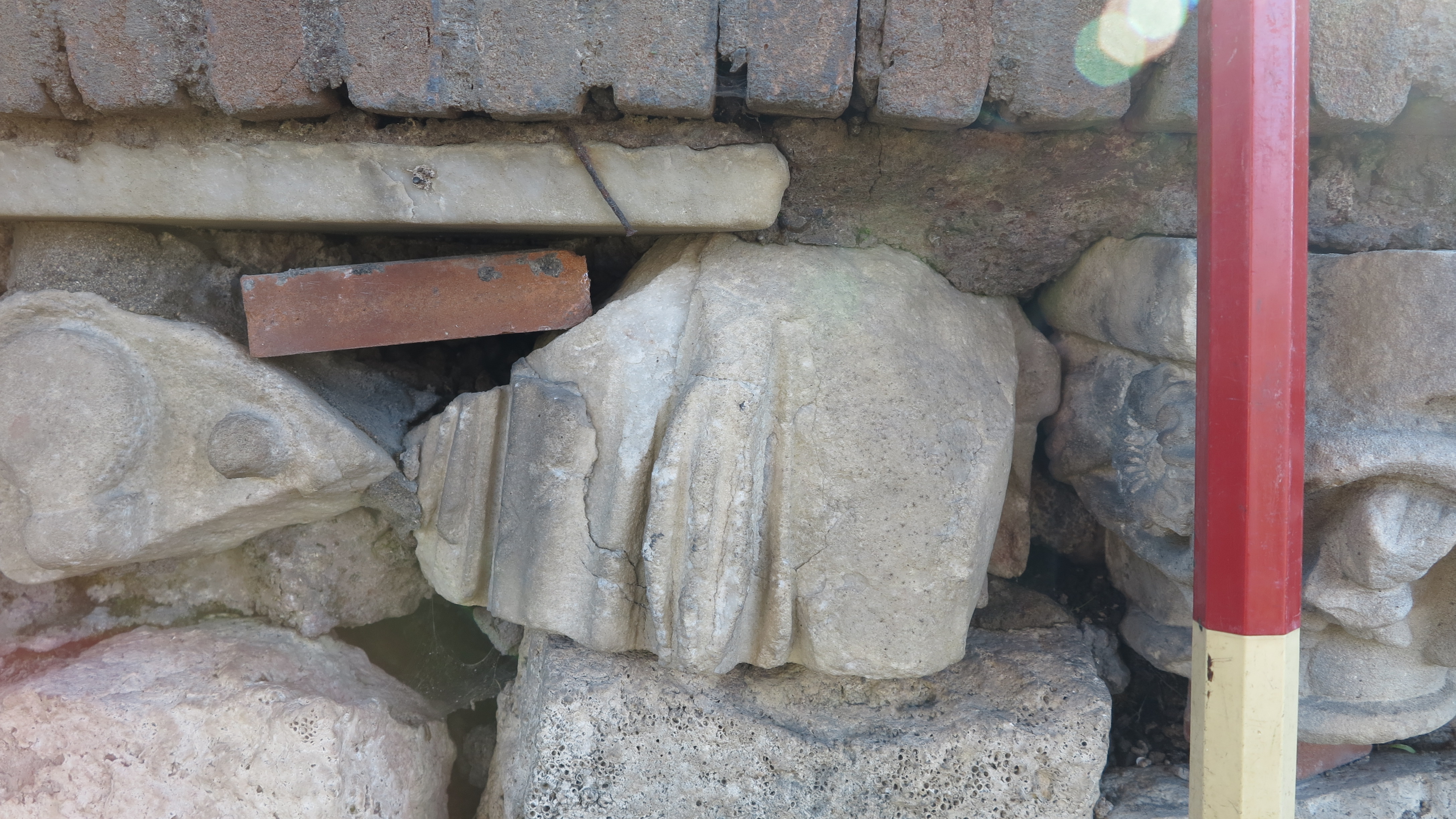 busto/ onorario, loricato (SECOLI/ ARCHI DI SECOLI/ I-III)