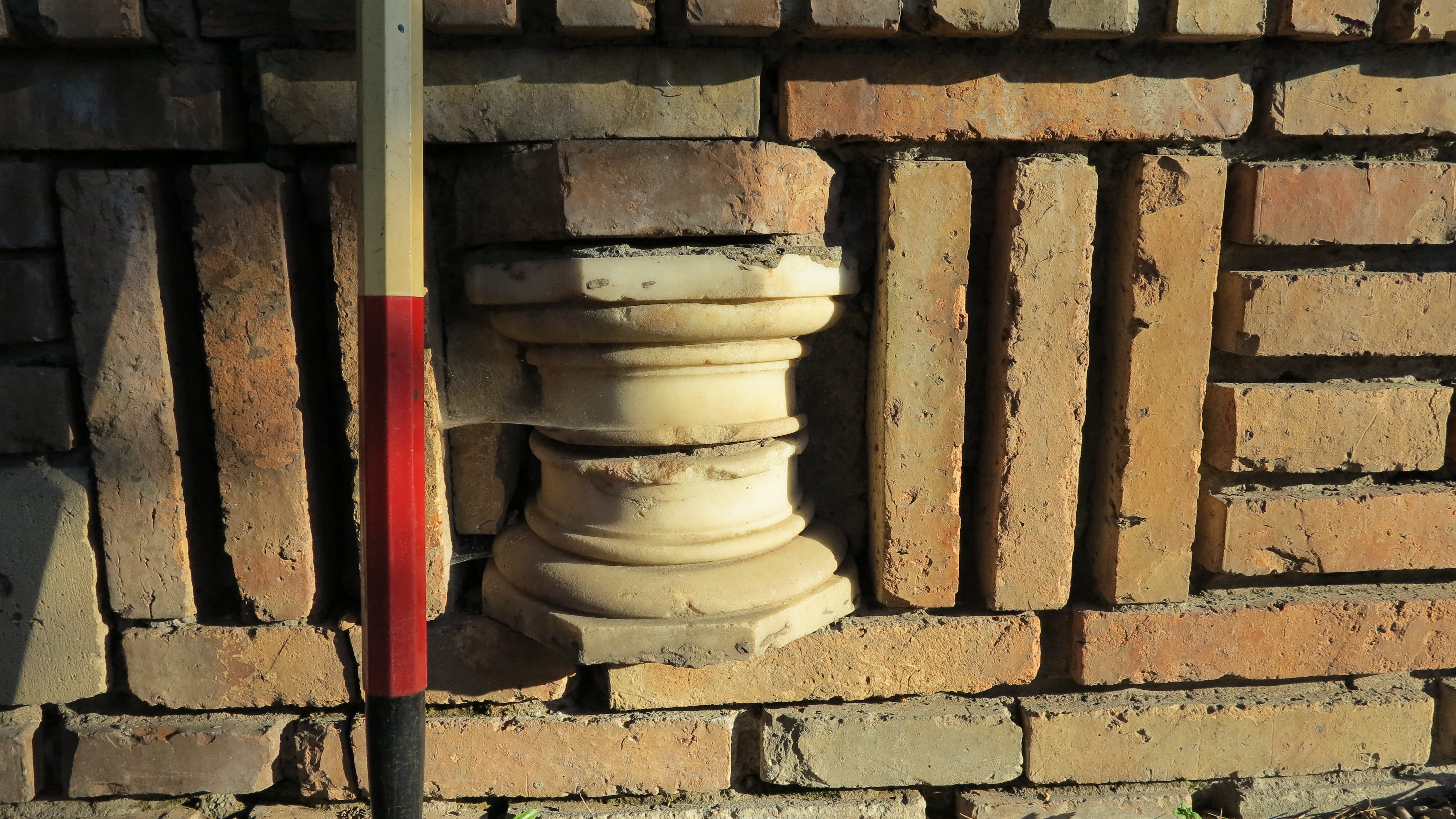 base, base di colonna (PERIODIZZAZIONI/ STORIA/ Età moderna)