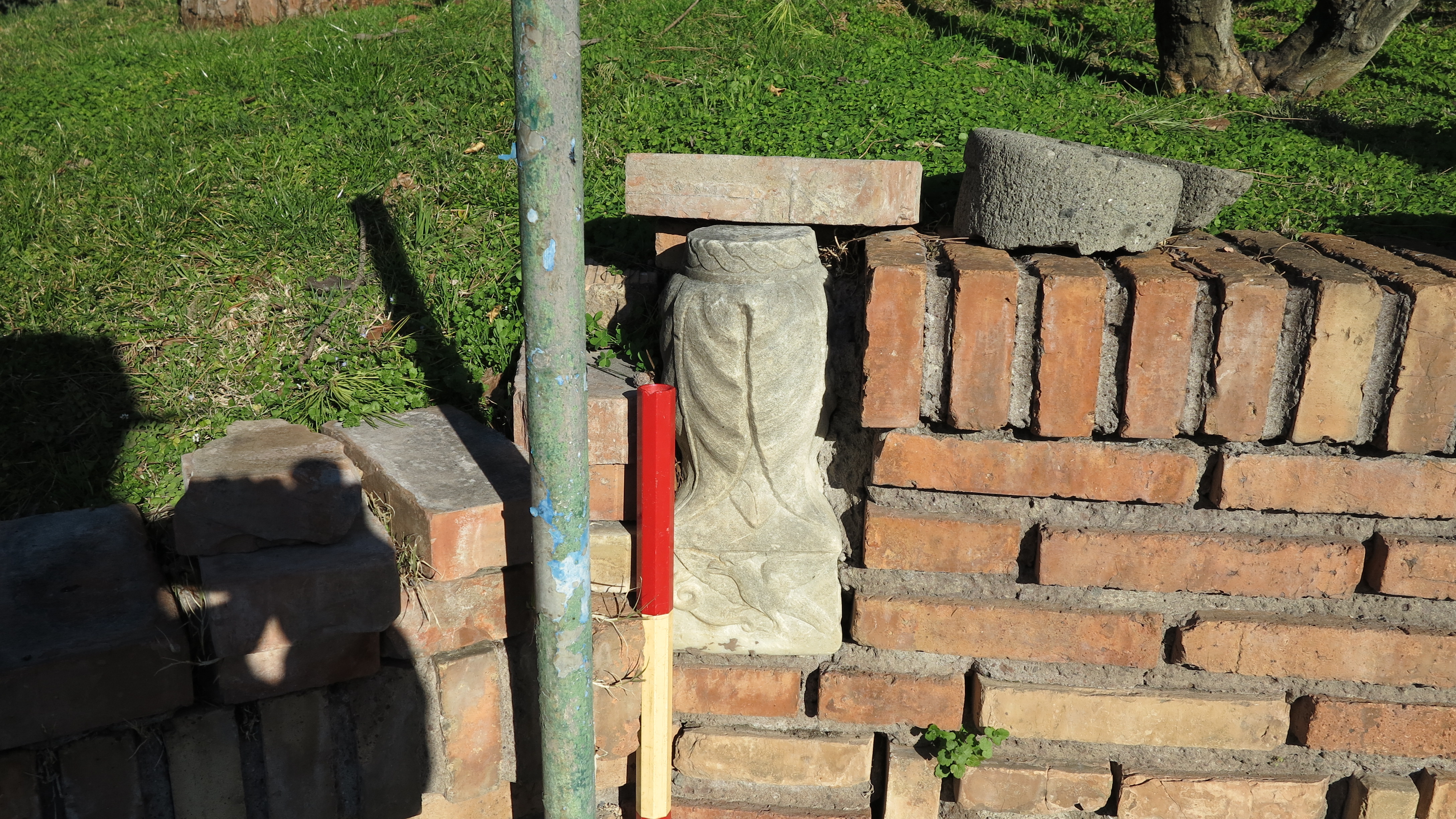 supporto, supporto di acquasantiera (SECOLI/ XV)