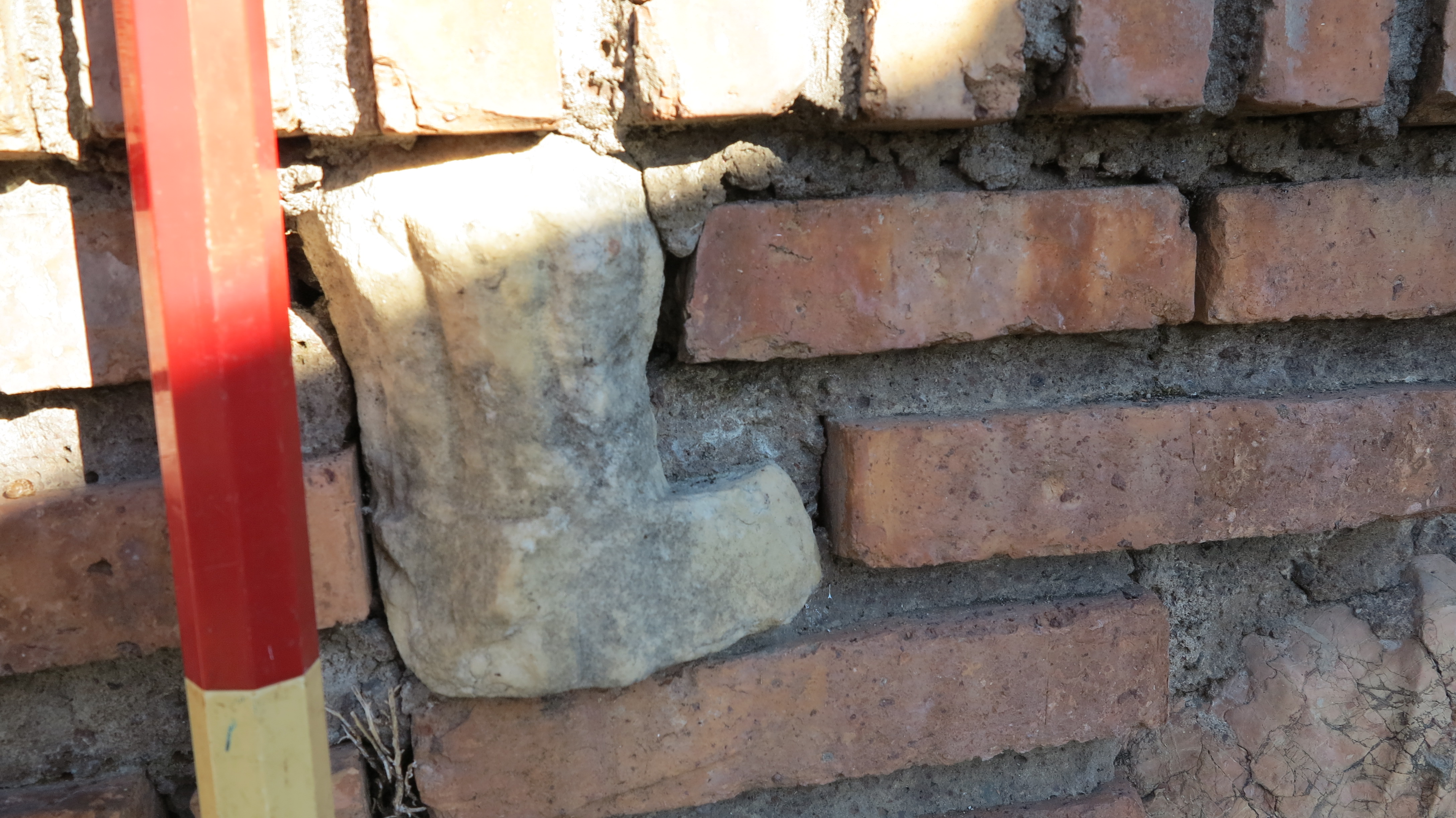 statua/ base (PERIODIZZAZIONI/ STORIA/ Età antica/ Età romana/ Età romana imperiale)