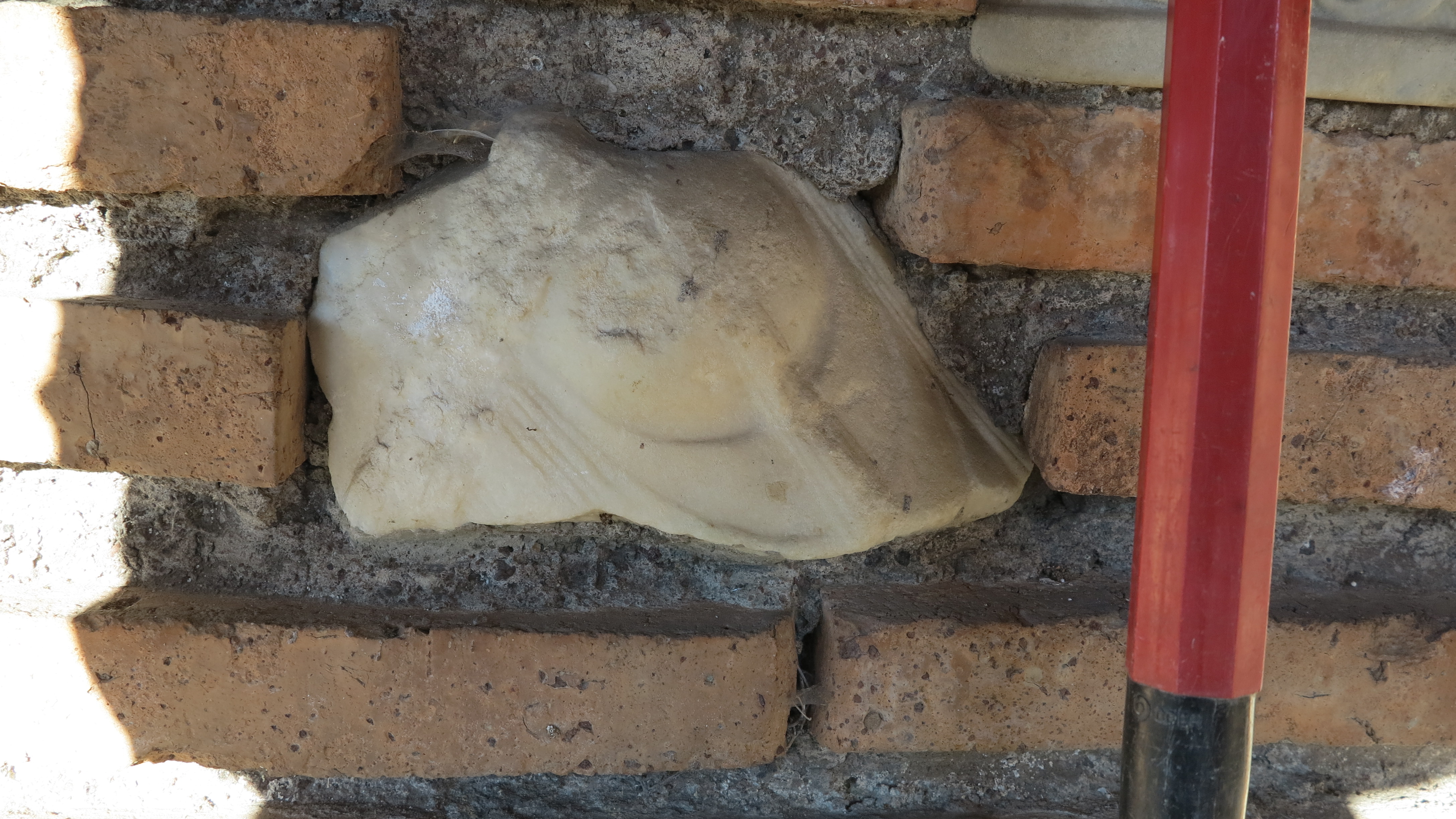 statua/ femminile (PERIODIZZAZIONI/ STORIA/ Età antica/ Età romana/ Età romana imperiale)