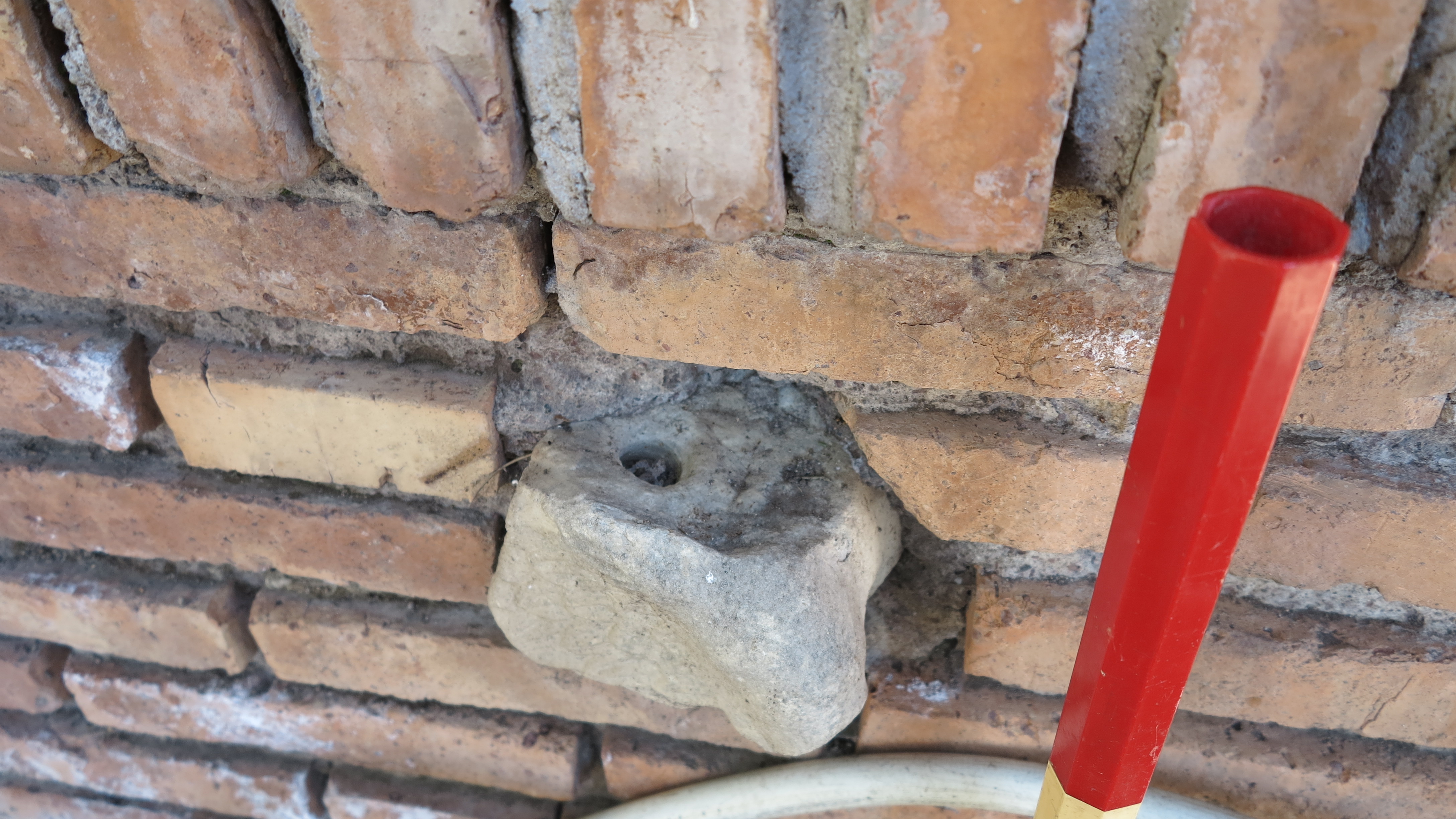 acroterio/ laterale, acroterio di altare (SECOLI/ ARCHI DI SECOLI/ I-II)