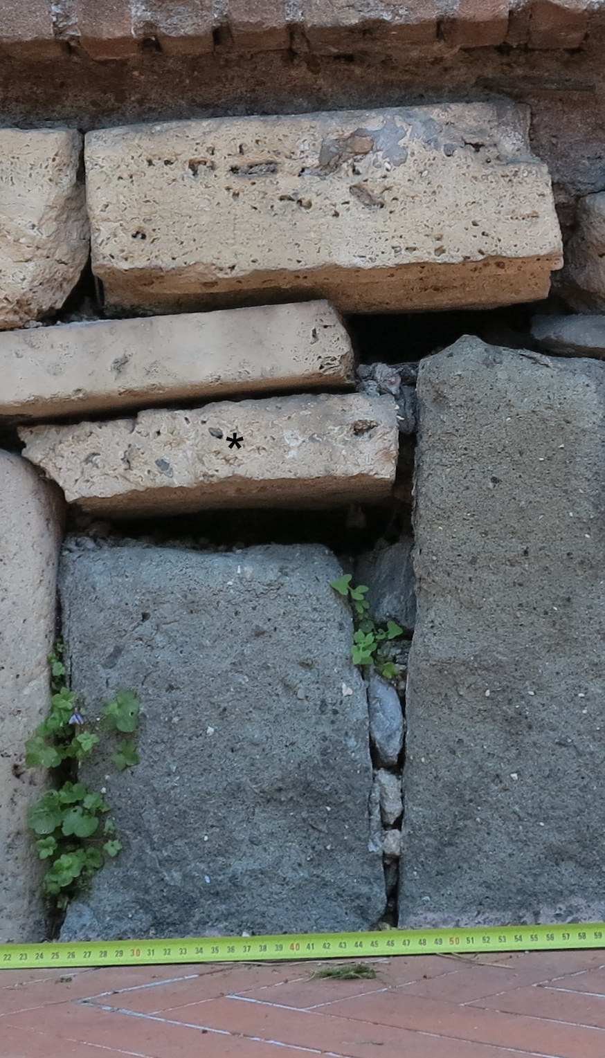 lastra/ di rivestimento pavimentale (fine/ inizio SECOLI/ ARCHI DI SECOLI/ II a.C.-I)