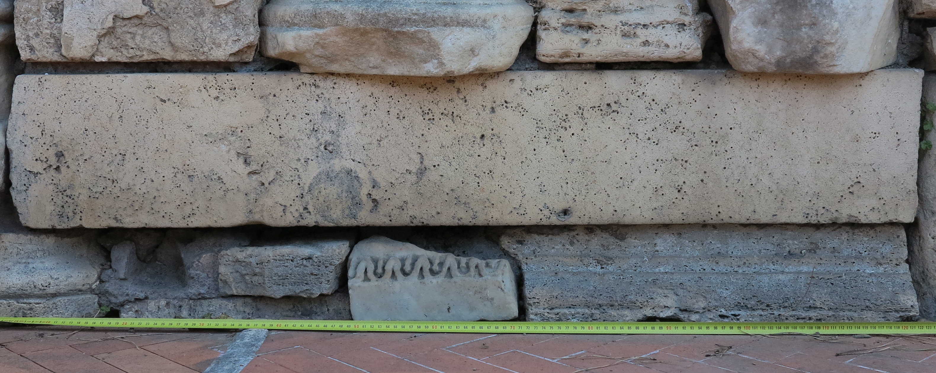 blocco/ parallelepipedo (fine/ inizio SECOLI/ ARCHI DI SECOLI/ II a.C.-I)