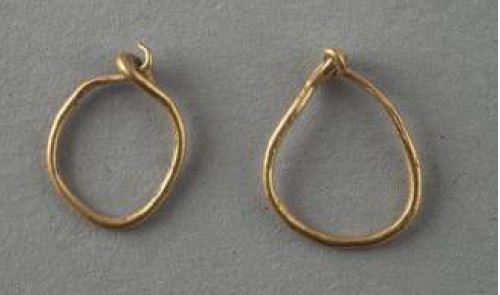 SINGOLO OGGETTO/ orecchino, SECOLI/ ARCHI DI SECOLI/ I-III