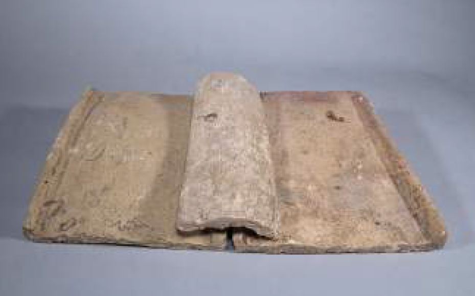 SINGOLO OGGETTO/ tegola, SECOLI/ XIII