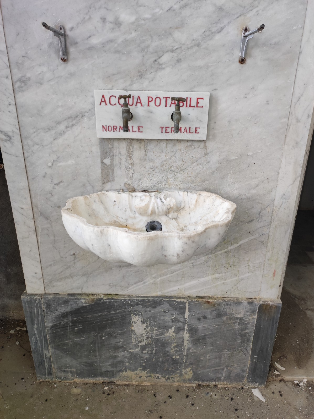 lavabo - ambito lucchese (XVIII)