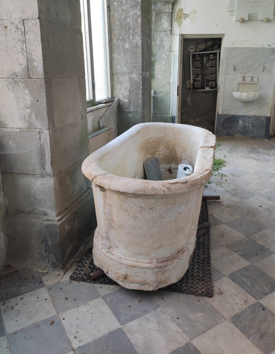 vasca da bagno - ambito lucchese (inizio XIX)