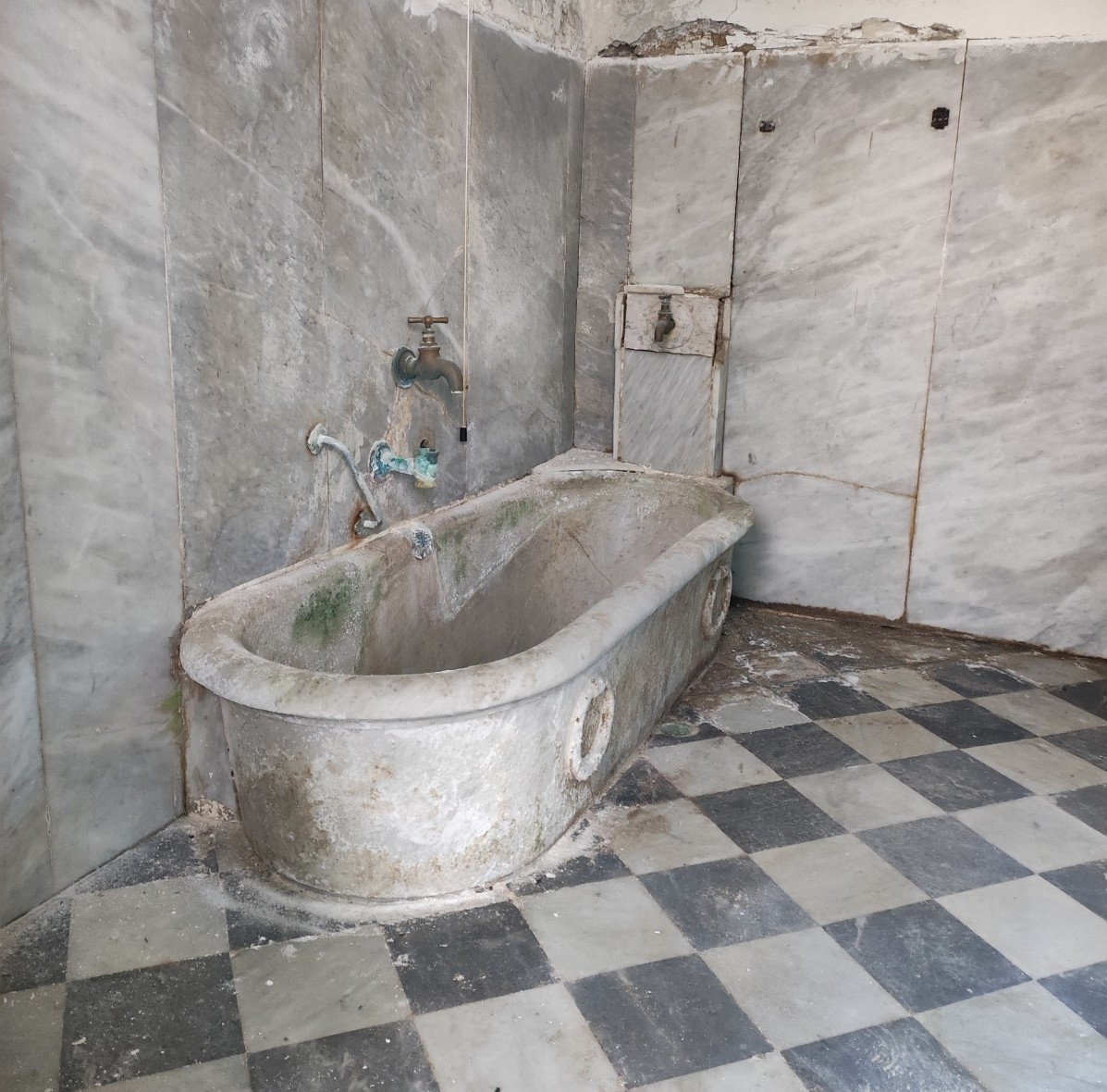 vasca da bagno - ambito lucchese (inizio XIX)