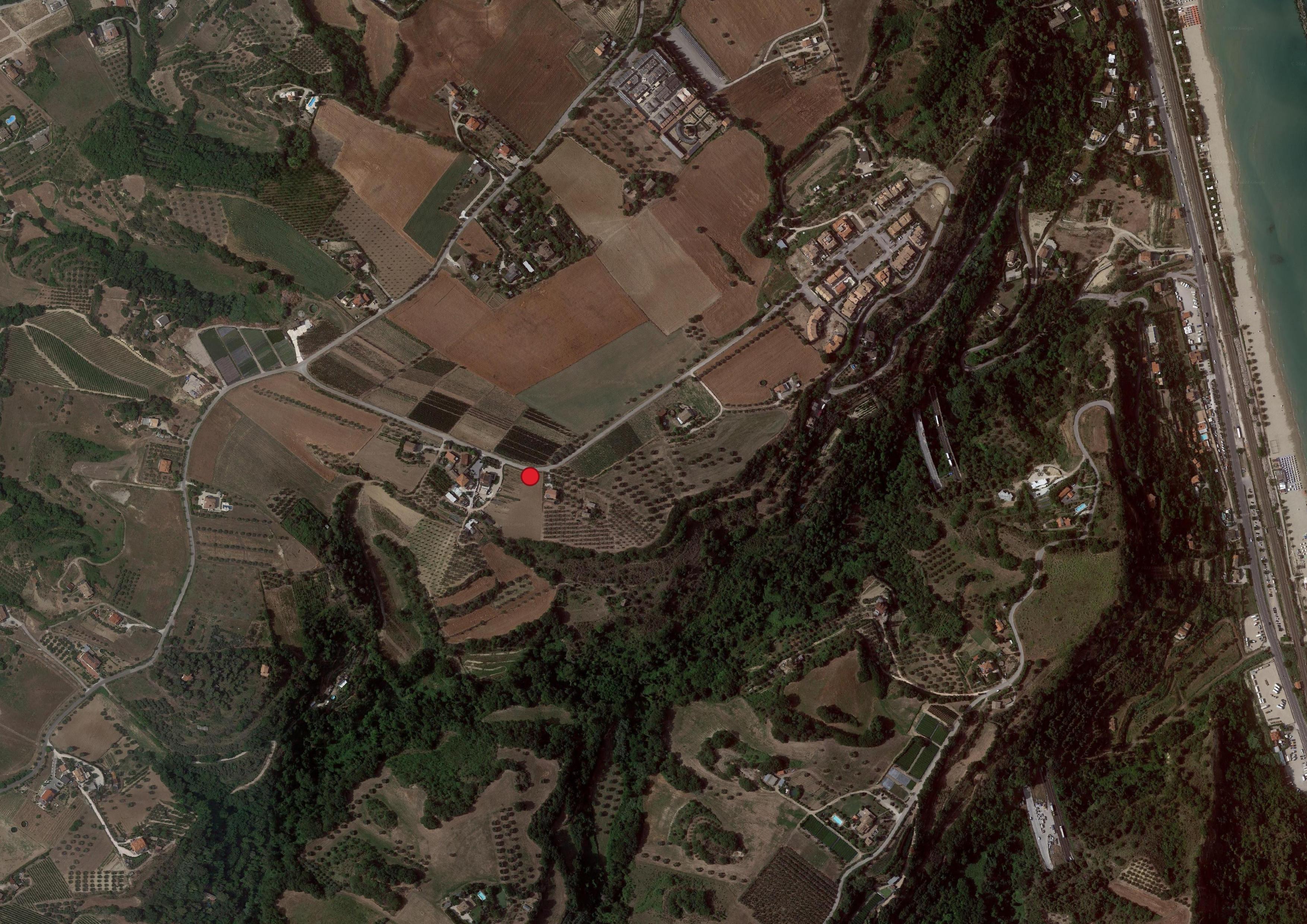 area di materiale mobile, area di frammenti fittili - Cupra Marittima (AP)  (PERIODIZZAZIONI/ PROTOSTORIA/ Età del Ferro)