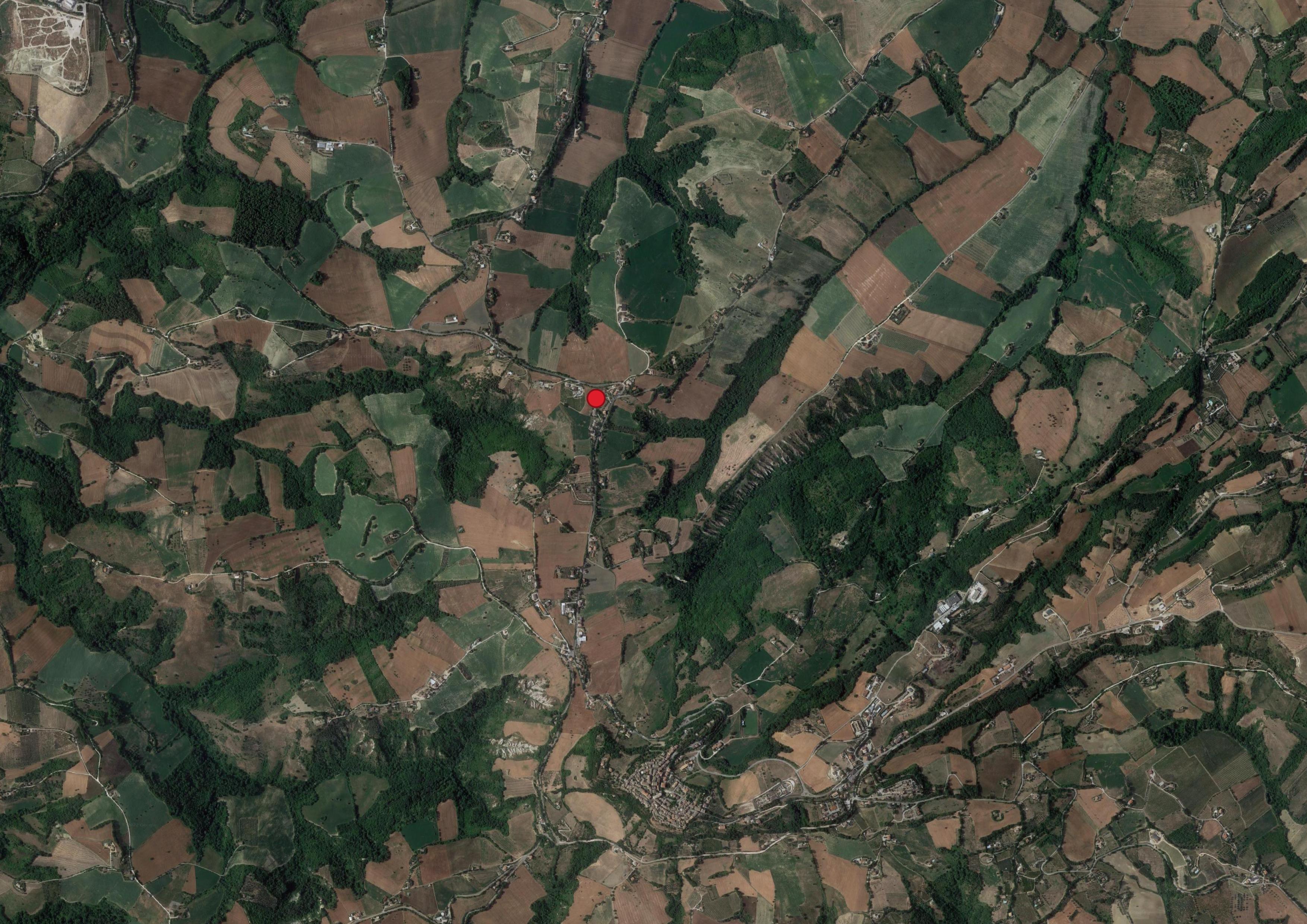 area di materiale mobile, area di frammenti fittili - Monterubbiano (FM)  (PERIODIZZAZIONI/ STORIA/ Età antica/ Età romana)