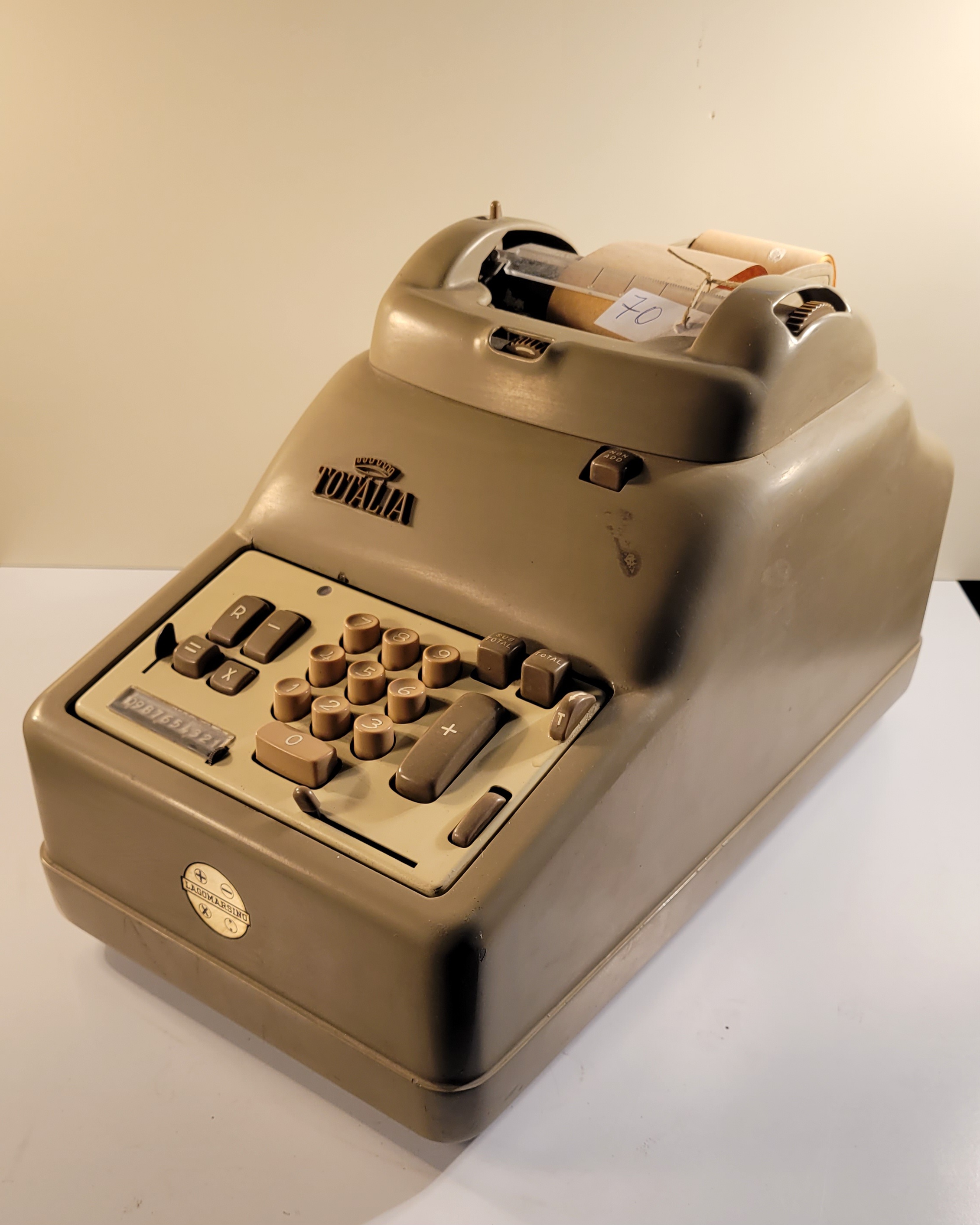 calcolatrice, Lagomarsino Totalia 2361 di Organizzazione Industriale Lagomarsino (terzo quarto XX)