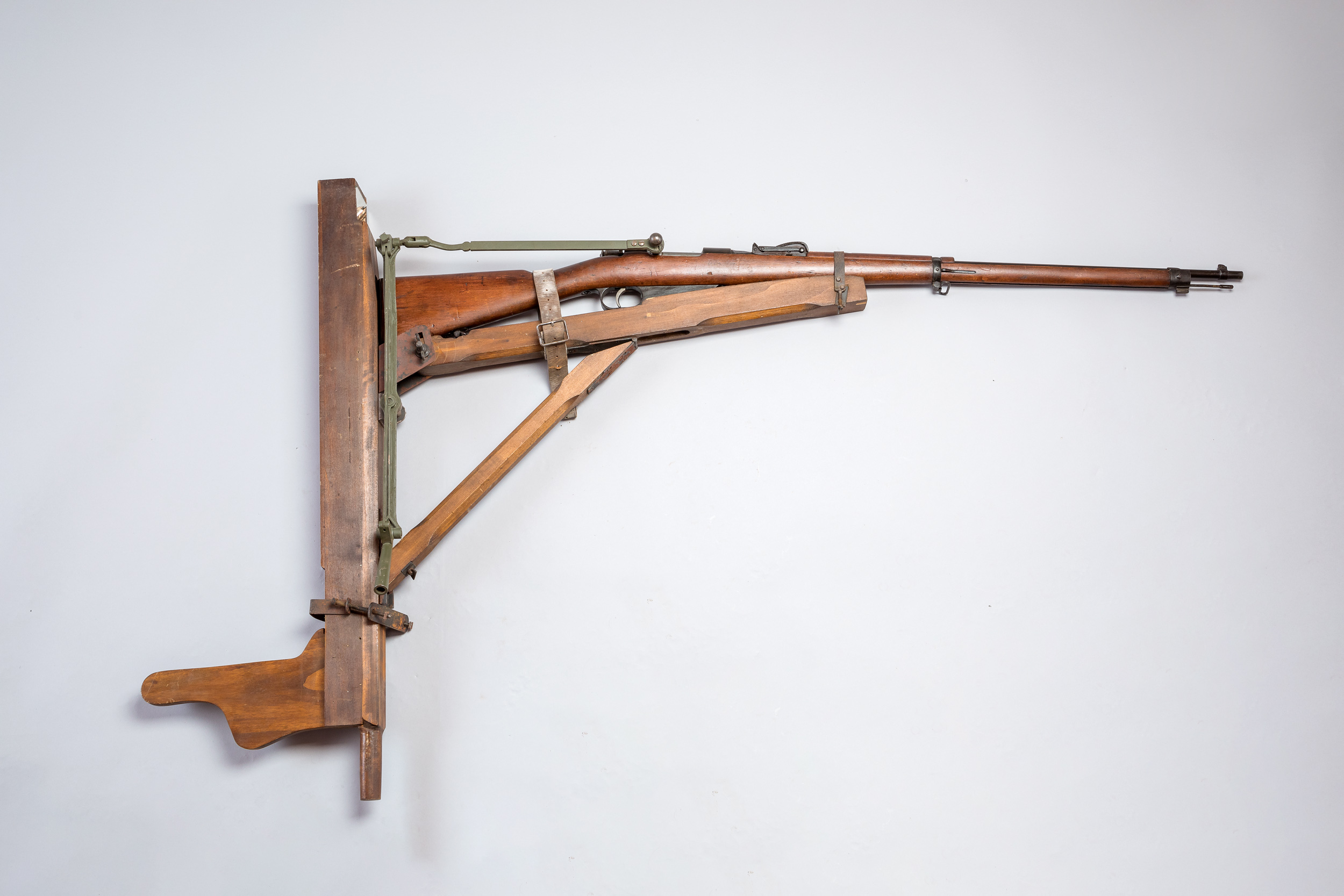 Fucile Carcano mod. 1891, con apparato Olivieri per tiro defilato da trincea (XIX-XX secolo)