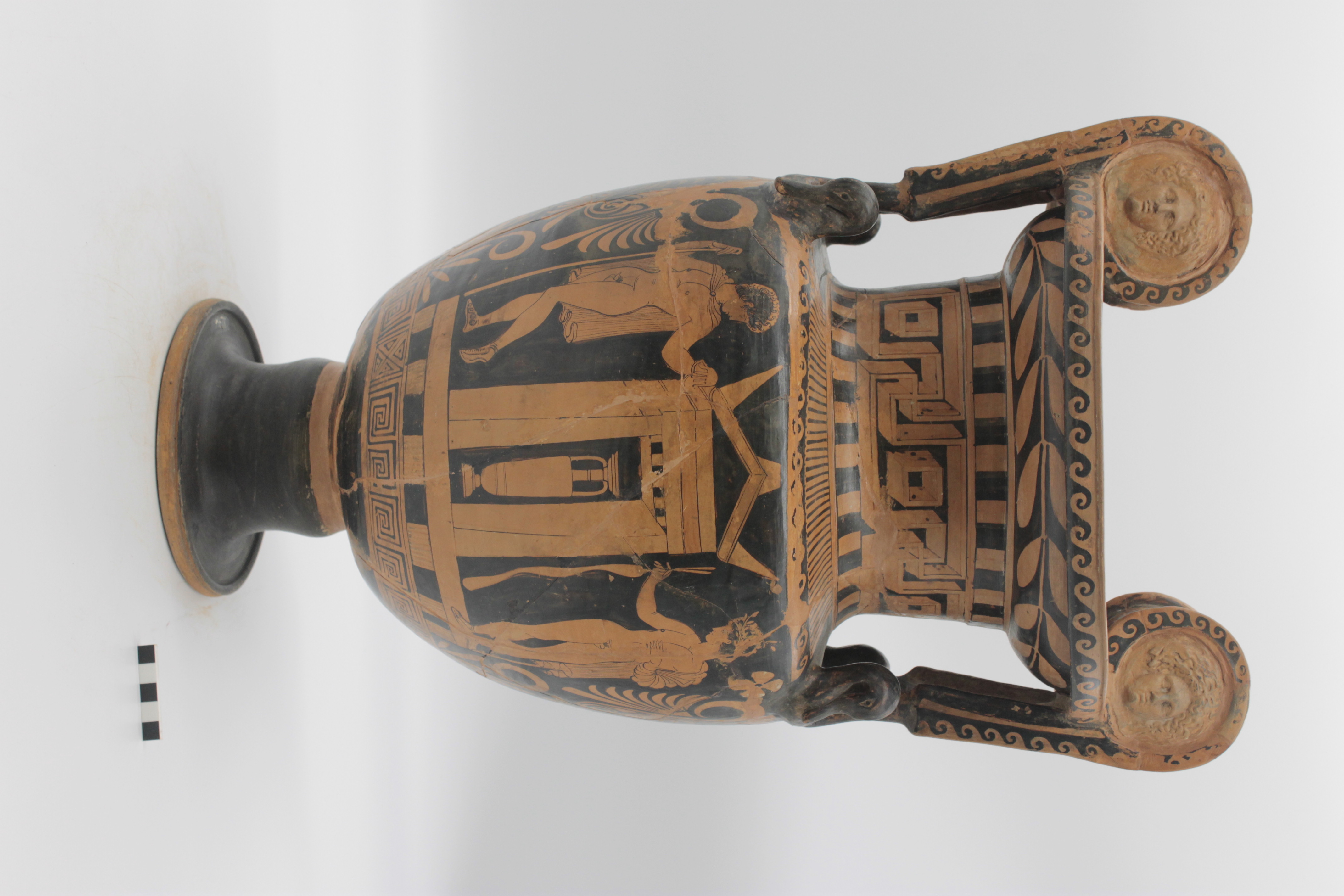 cratere, a mascheroni (SECOLI/ IV a.C)