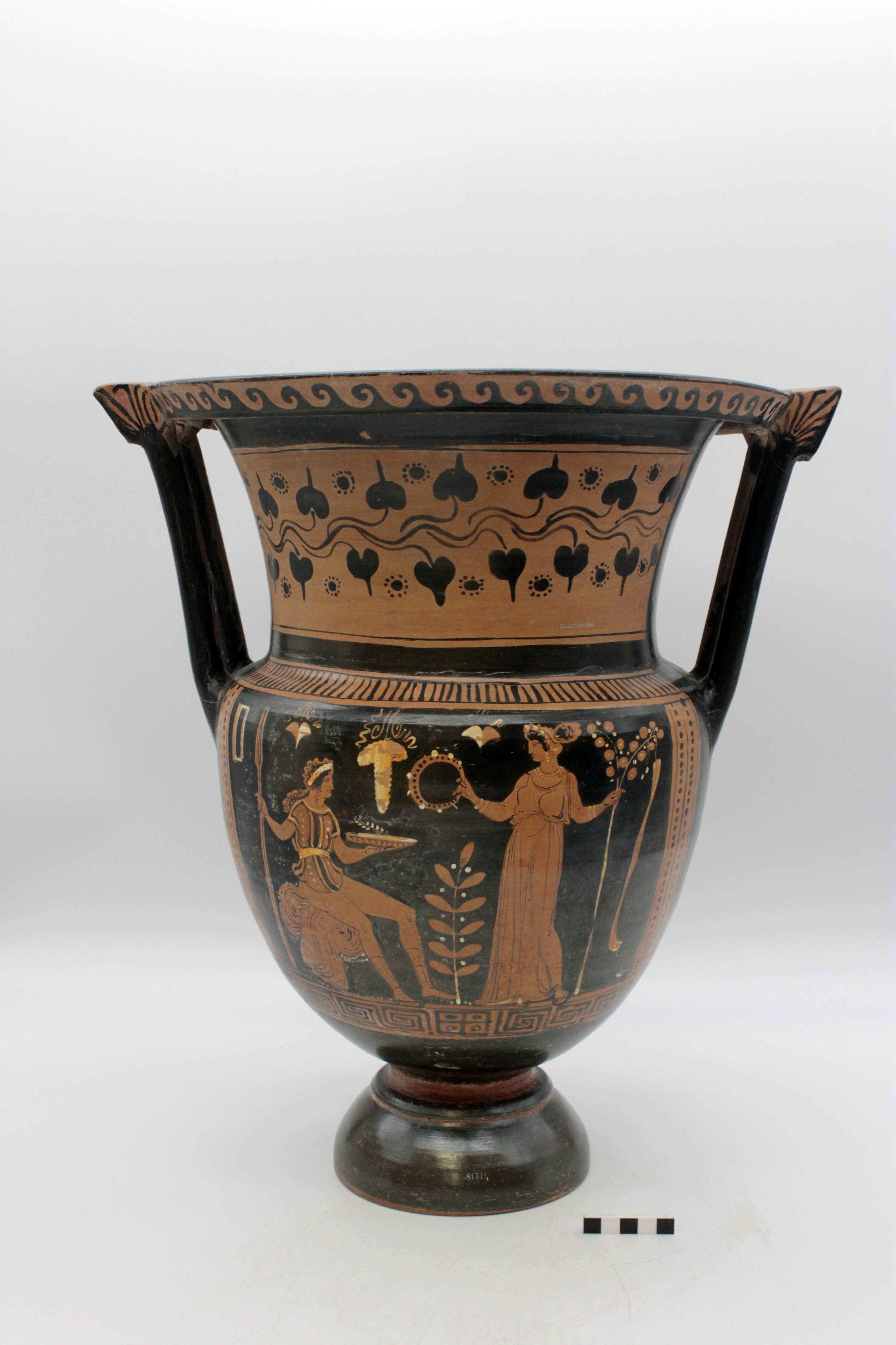 cratere, a mascheroni - ambito apulo (SECOLI/ IV a.C)