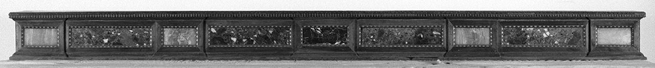 gradino d'altare - produzione toscana (sec. XVI)