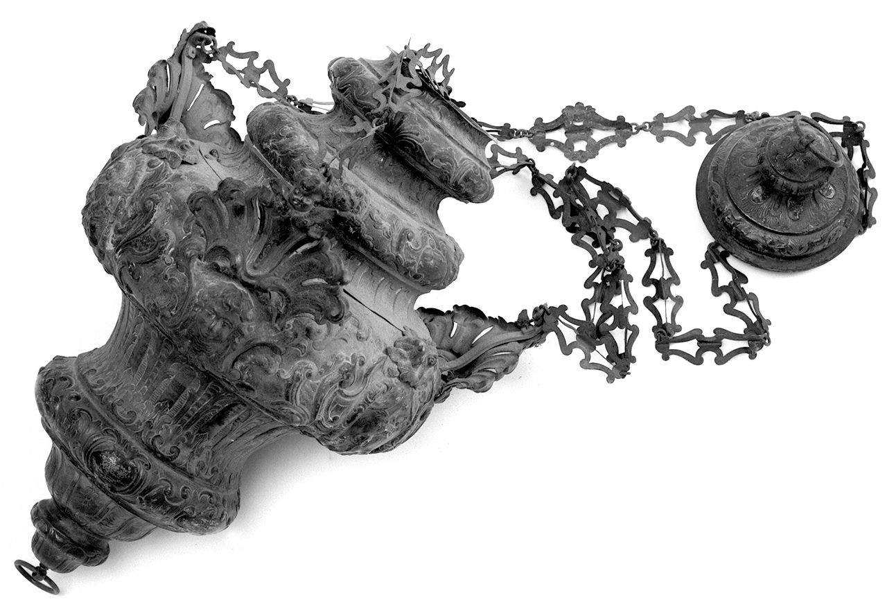 Madonna con Bambino, San Domenico e stemma dell'ordine domenicano (lampada pensile a vaso) - bottega toscana (secc. XVII/ XVIII)