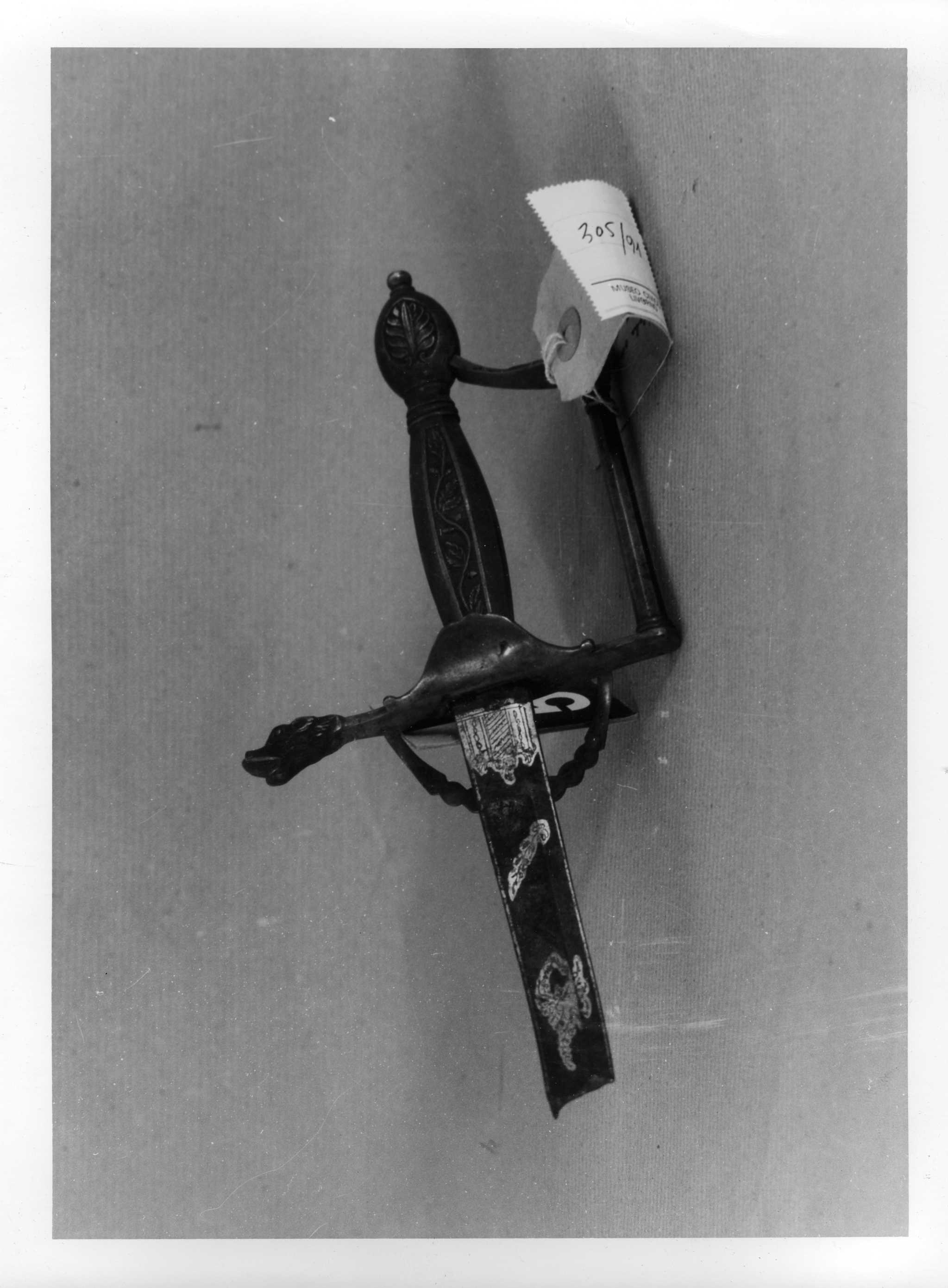 simbolo di Cristo (pomo di spadino) - bottega italiana (XVII)