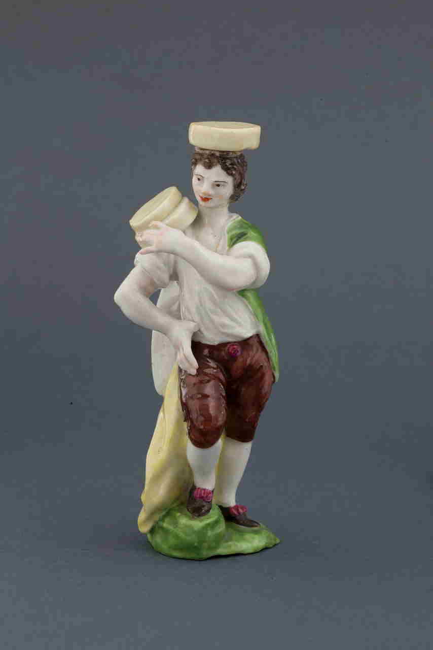 Venditore di formaggi, ragazzo con formaggio (statuetta) - manifattura italiana (seconda metà XVIII)