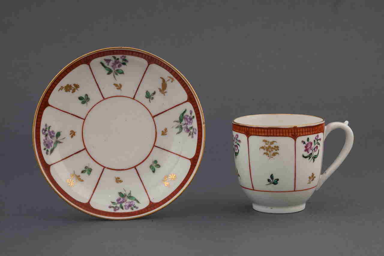 motivi decorativi geometrici e vegetali (tazza) di Manifattura Antonibon (fine XVIII)