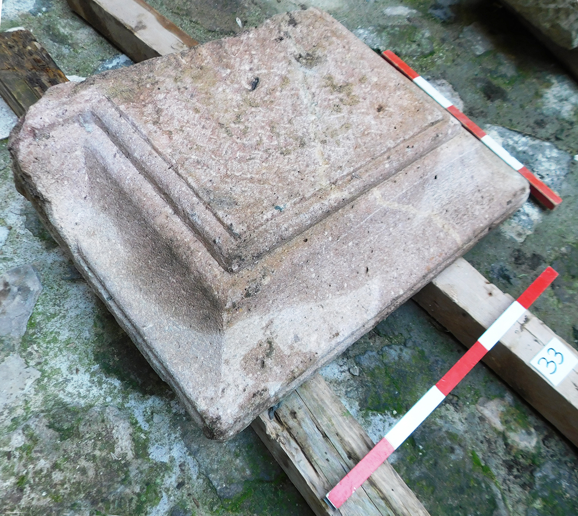 SINGOLO OGGETTO/ basamento/ BASE COLONNA, PERIODIZZAZIONI/ ARCHI DI PERIODI/ Postmedievale