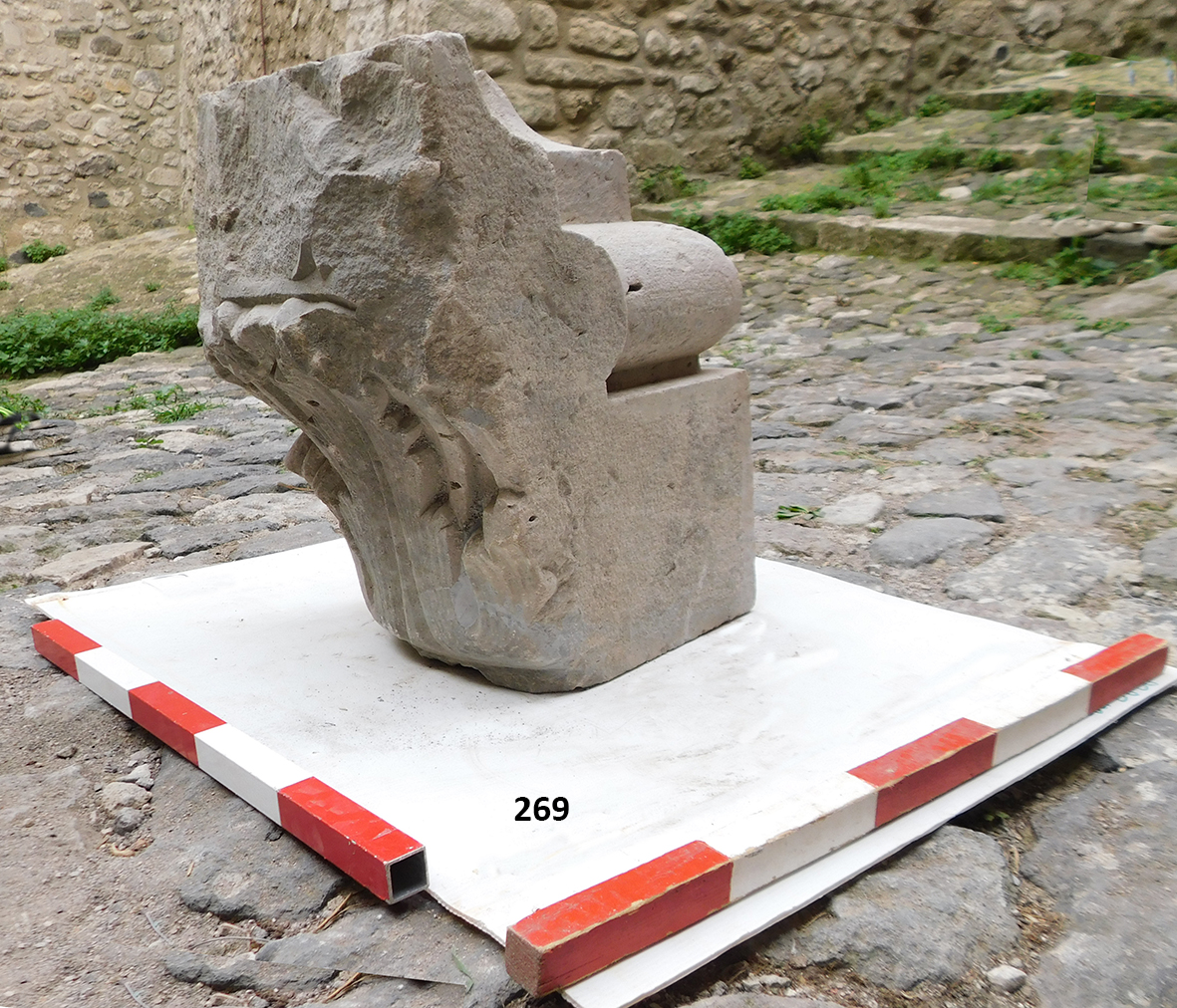 SINGOLO OGGETTO/ capitello, SECOLI/ XIII-XIV
