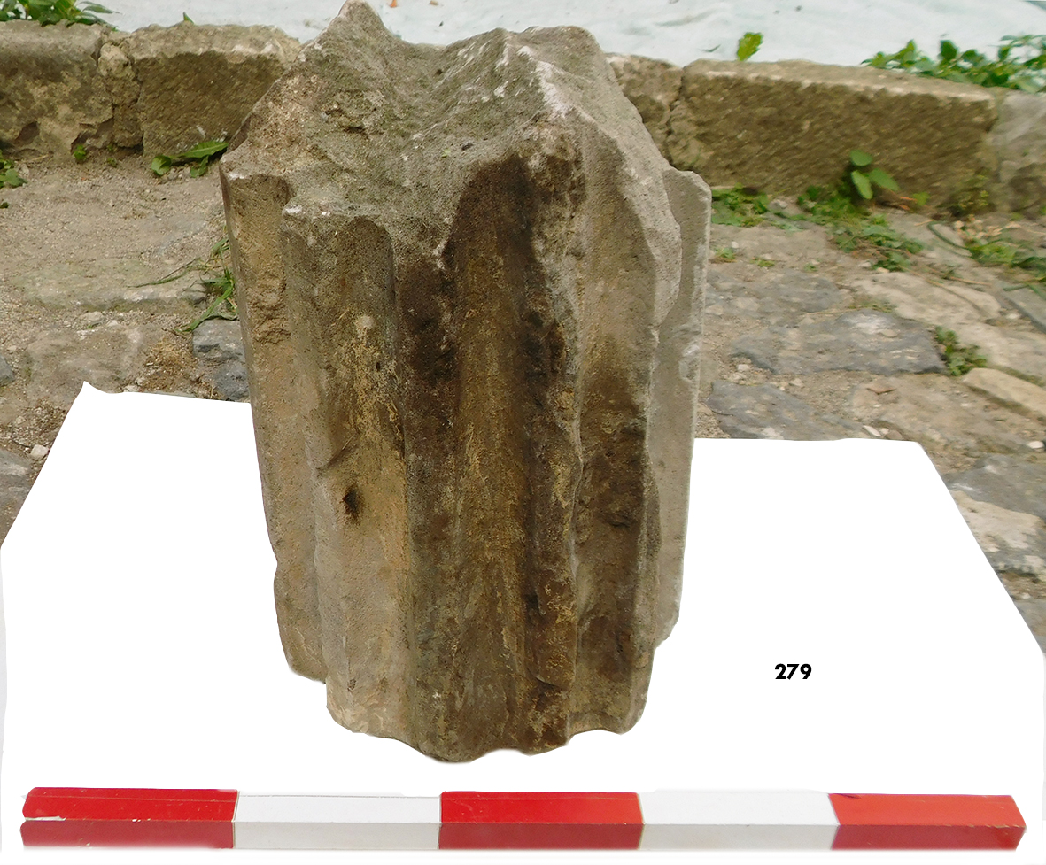 SINGOLO OGGETTO/ colonna, SECOLI/ XVI