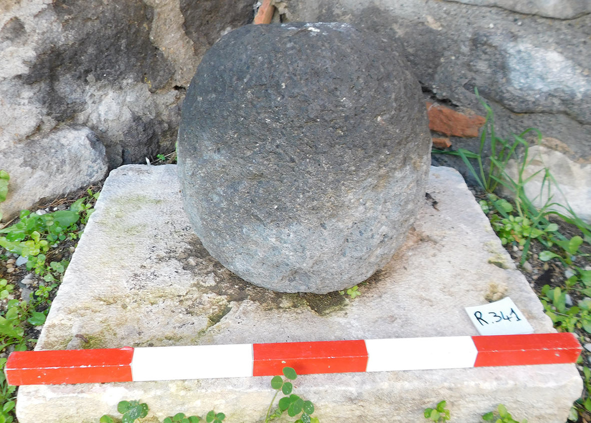 SINGOLO OGGETTO/ palla di cannone, PERIODIZZAZIONI/ ARCHI DI PERIODI/ Postmedievale