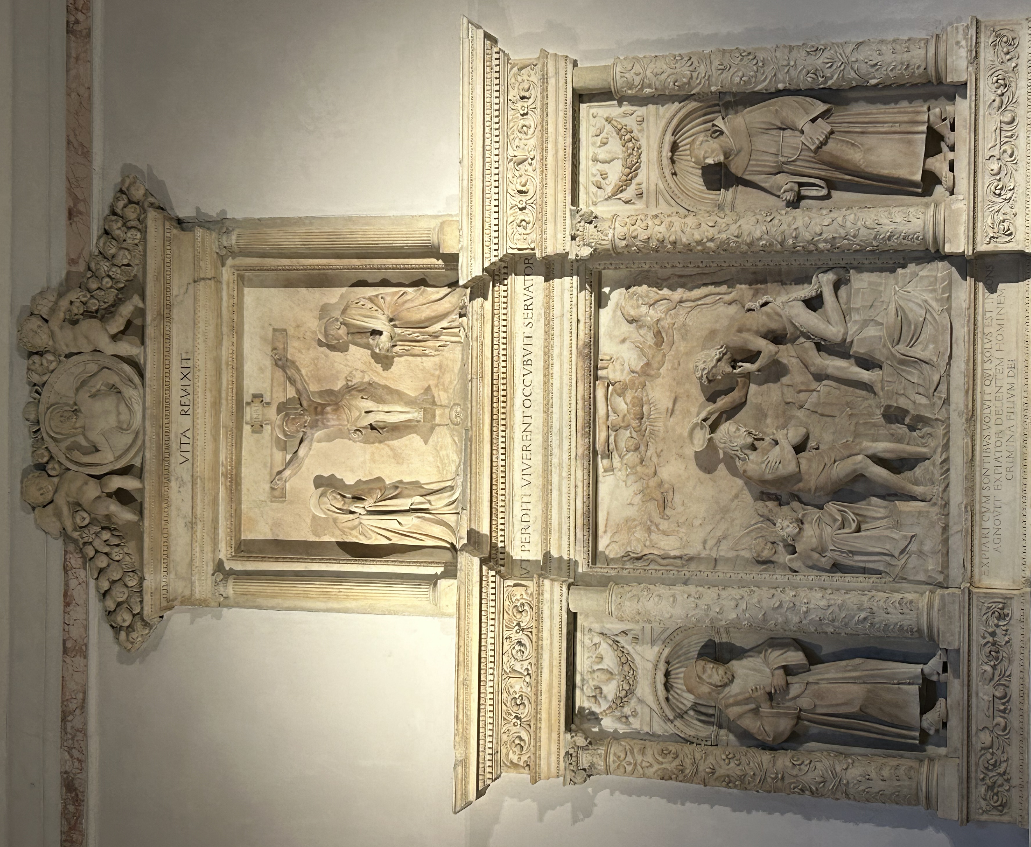 Altare Battesimo di Cristo (altare, complesso decorativo) di Giovanni Da Nola (attribuito) (secondo quarto XVI)