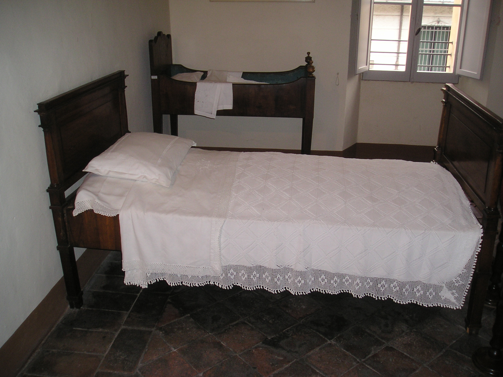 letto, ARREDI E SUPPELLETTILI