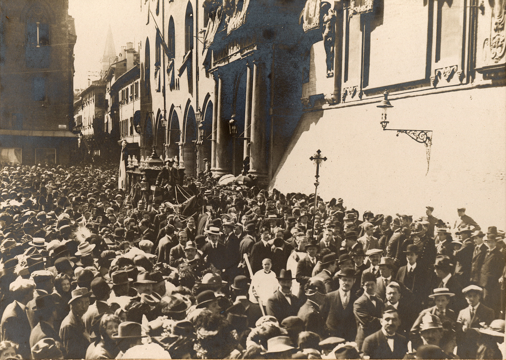 Bologna - Palazzo D'Accursio (unicum) di Scarabelli Pietro (prima metà XX)