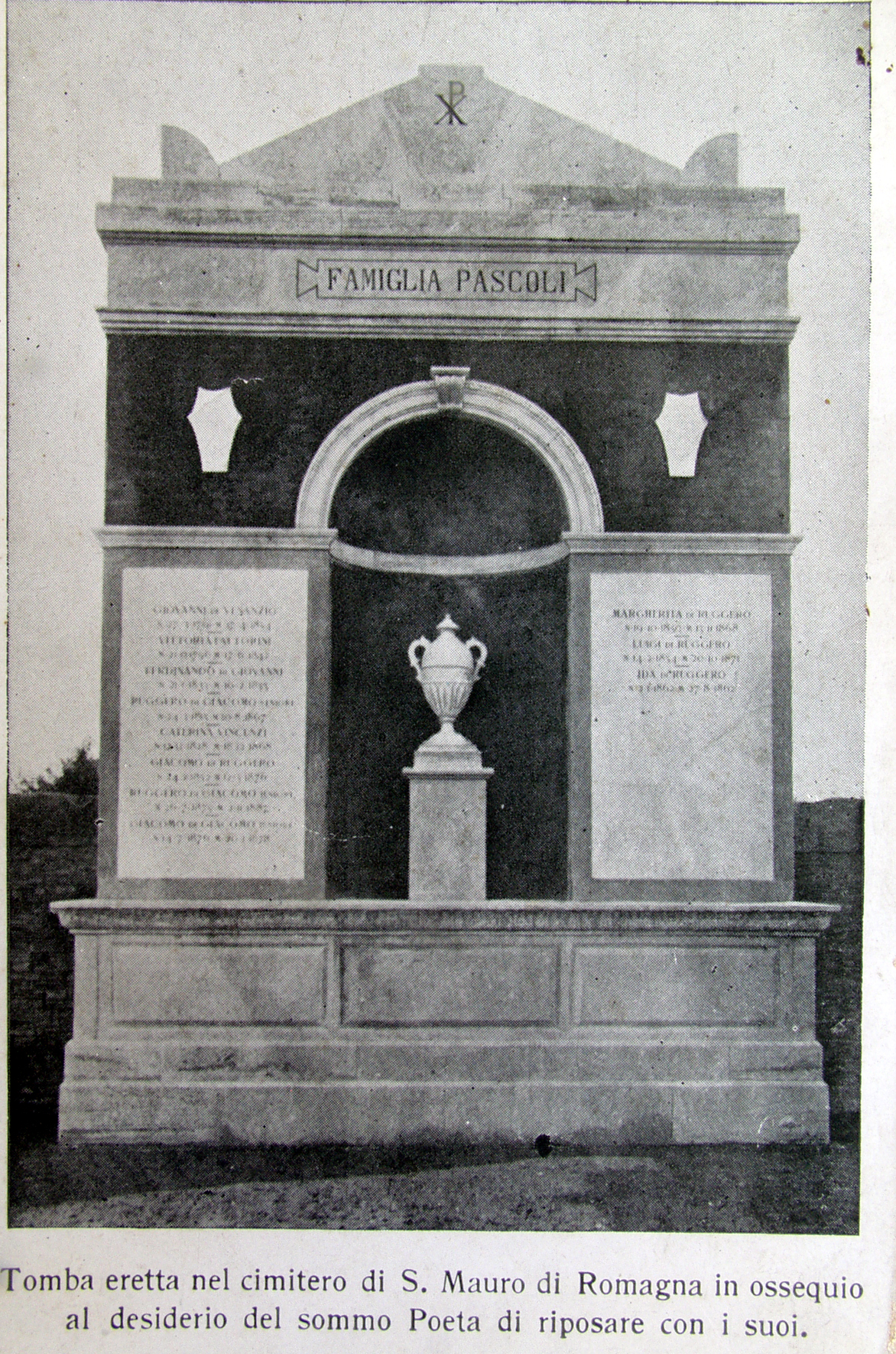 San Mauro Pascoli - Ciimitero - Tomba Pascoli (unicum) di Anonimo/a (prima metà XX)