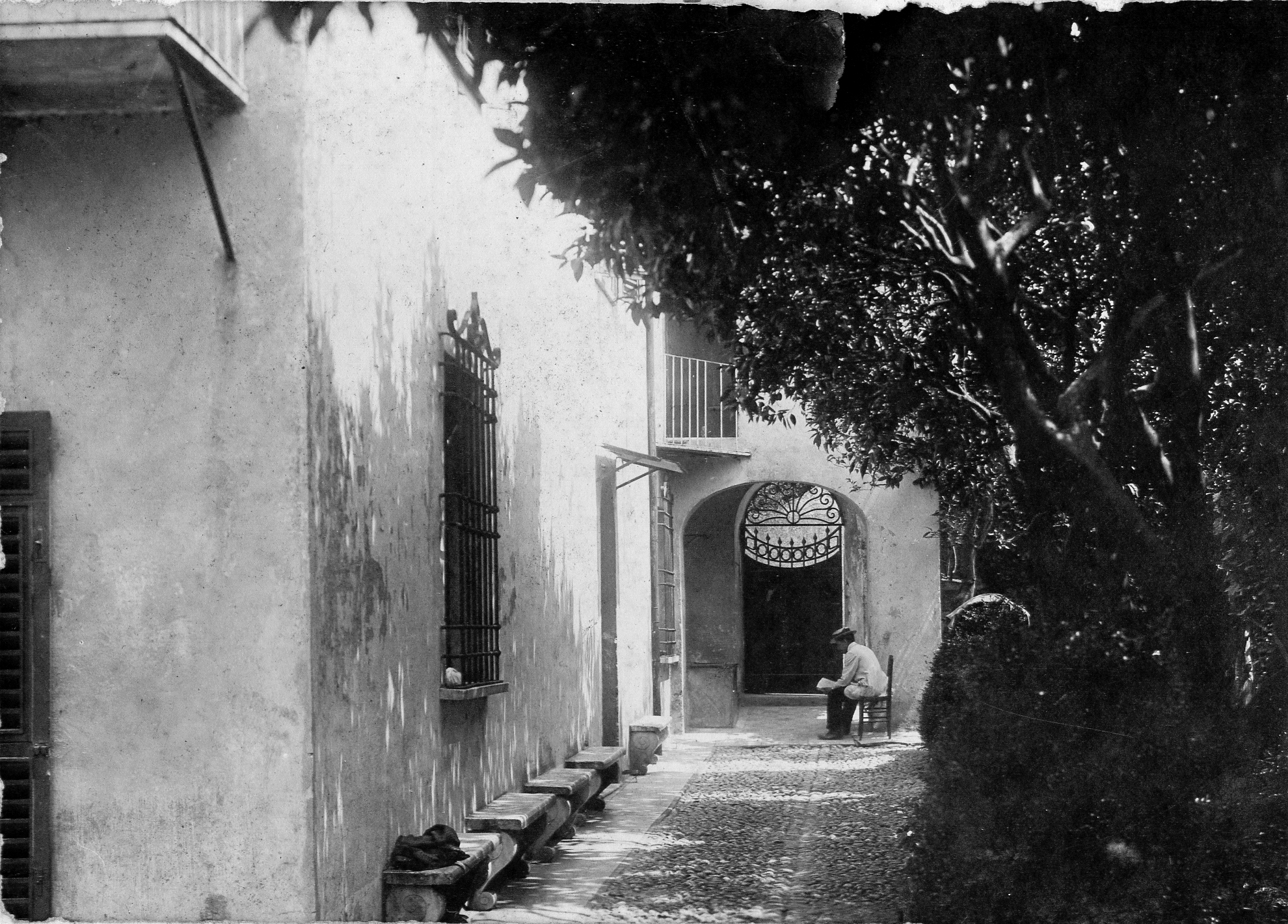 Castelvecchio Pascoli - casa Pascoli - Cortile (unicum) di Miniati Giulio (prima metà XIX)