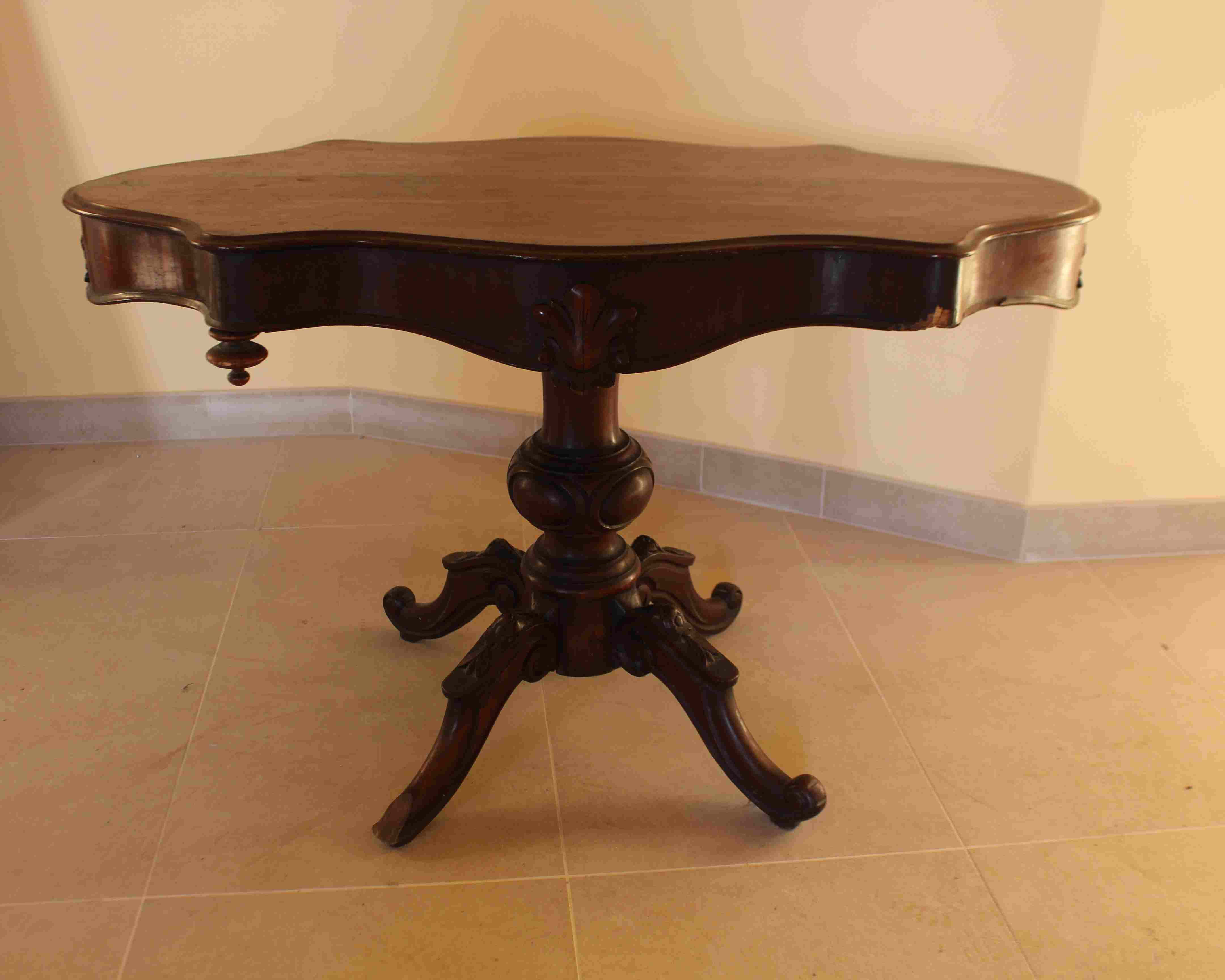 tavolo, opera isolata - bottega Italia centrale (seconda metà sec. XVIII)