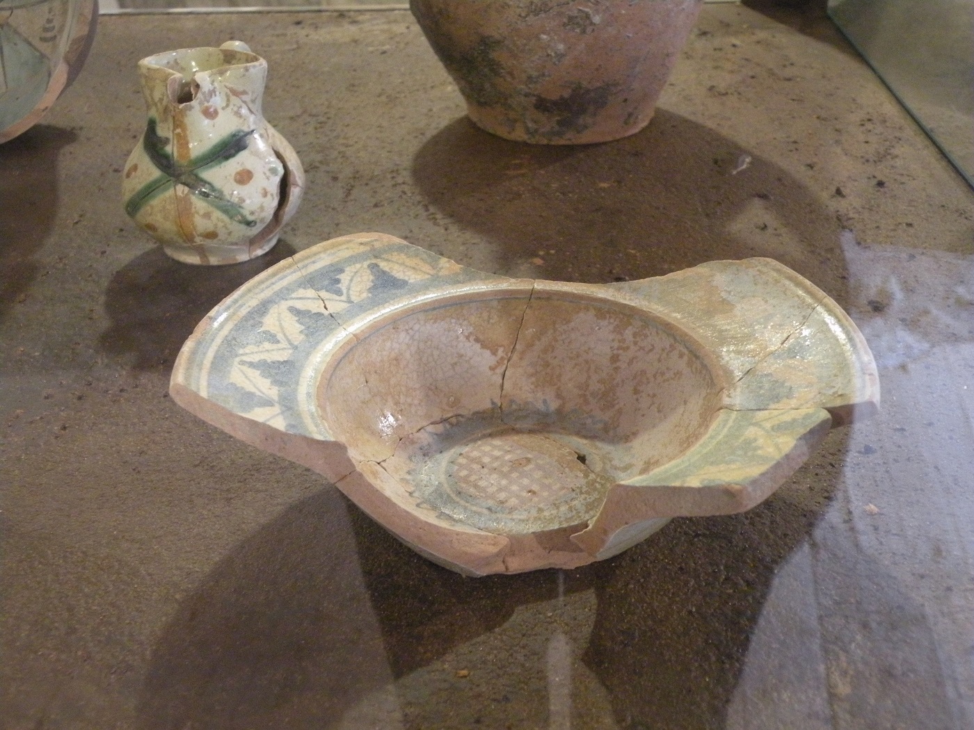 SINGOLO OGGETTO/ scodella, SECOLI/ ARCHI DI SECOLI/ XIII-XIV d. C