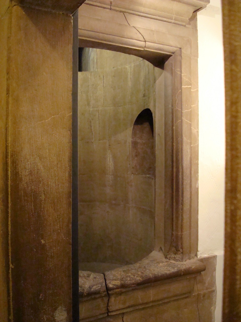 lavabo da sacrestia - produzione toscana (sec. XVII)