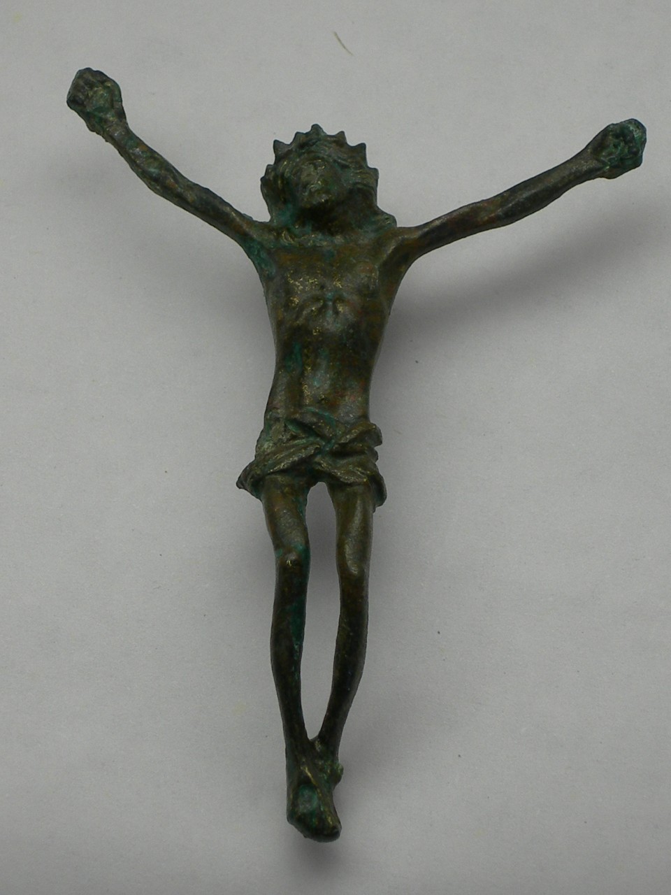 Cristo crocifisso (crocetta funeraria) di Siries Louis (bottega) (sec. XVIII)