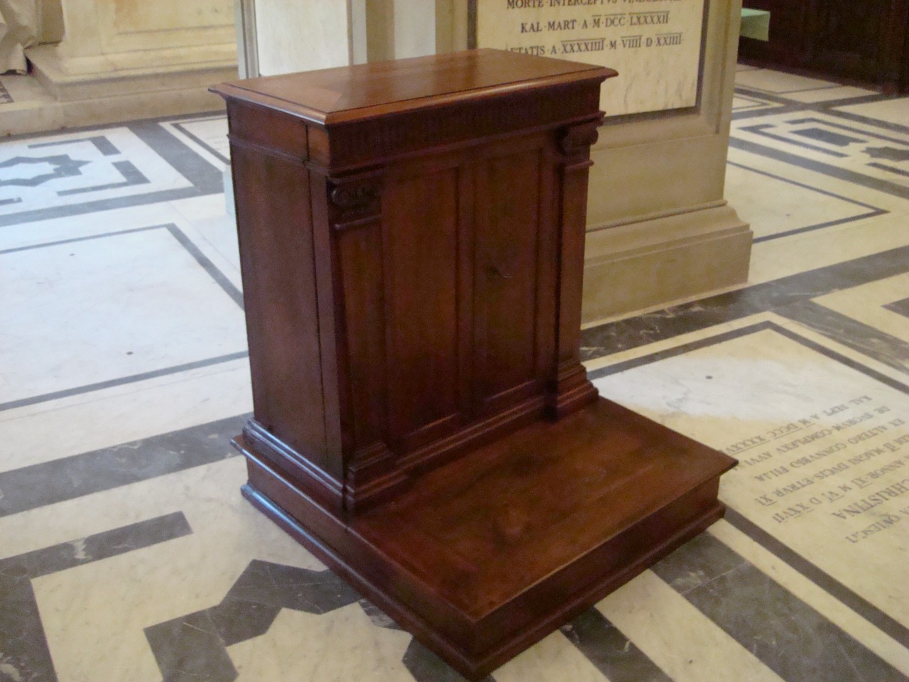 inginocchiatoio - a stipetto di De Fabris Emilio - produzione toscana (sec. XIX)