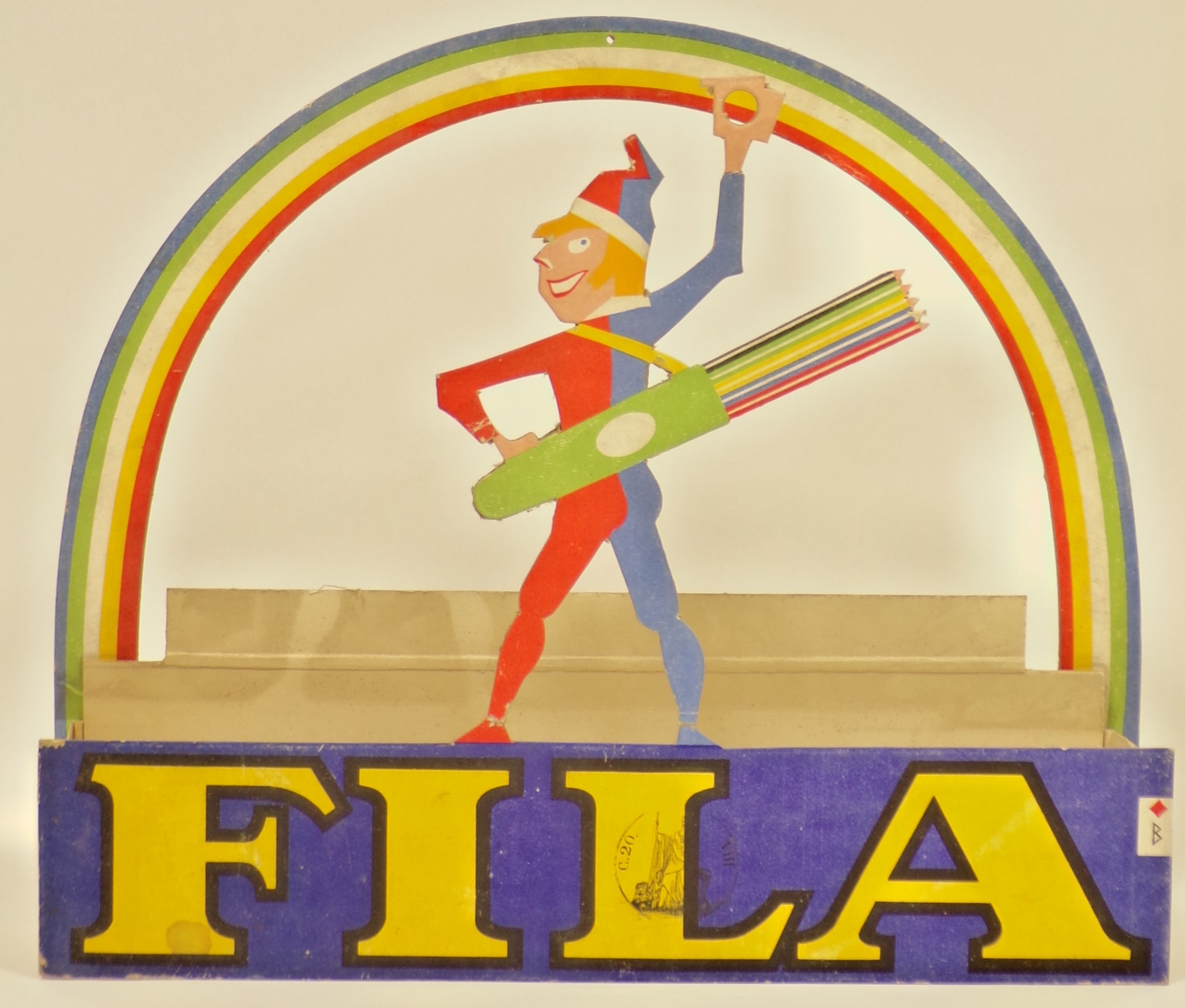 Fila, Sotto un arcobaleno, ragazzino biondo in cappello e calzamaglia rosso-blu con faretra piena di matite colorate (Cartello) - ambito fiorentino (metà XX)