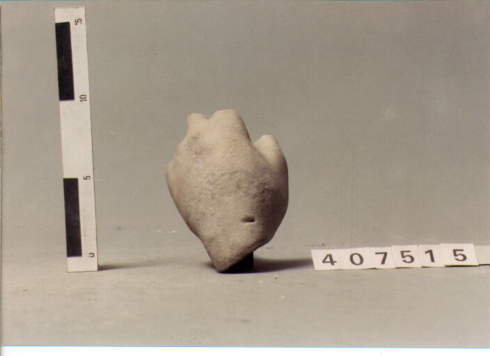 statua/ mano (SECC. III A.C. / IV D.C)