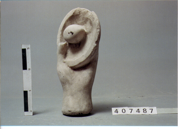 statua/ mano (SECC. III A.C. / IV D.C)