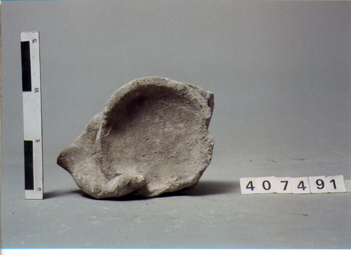 statua/ mano (SECC. III A.C. / IV D.C)