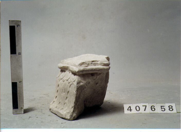 ELEMENTO ARCHITETTONICO (SECC. III A.C. / IV D.C)