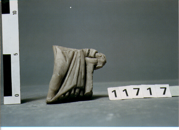 STATUETTA FEMMINILE (SECC. III A.C. / IV D.C)