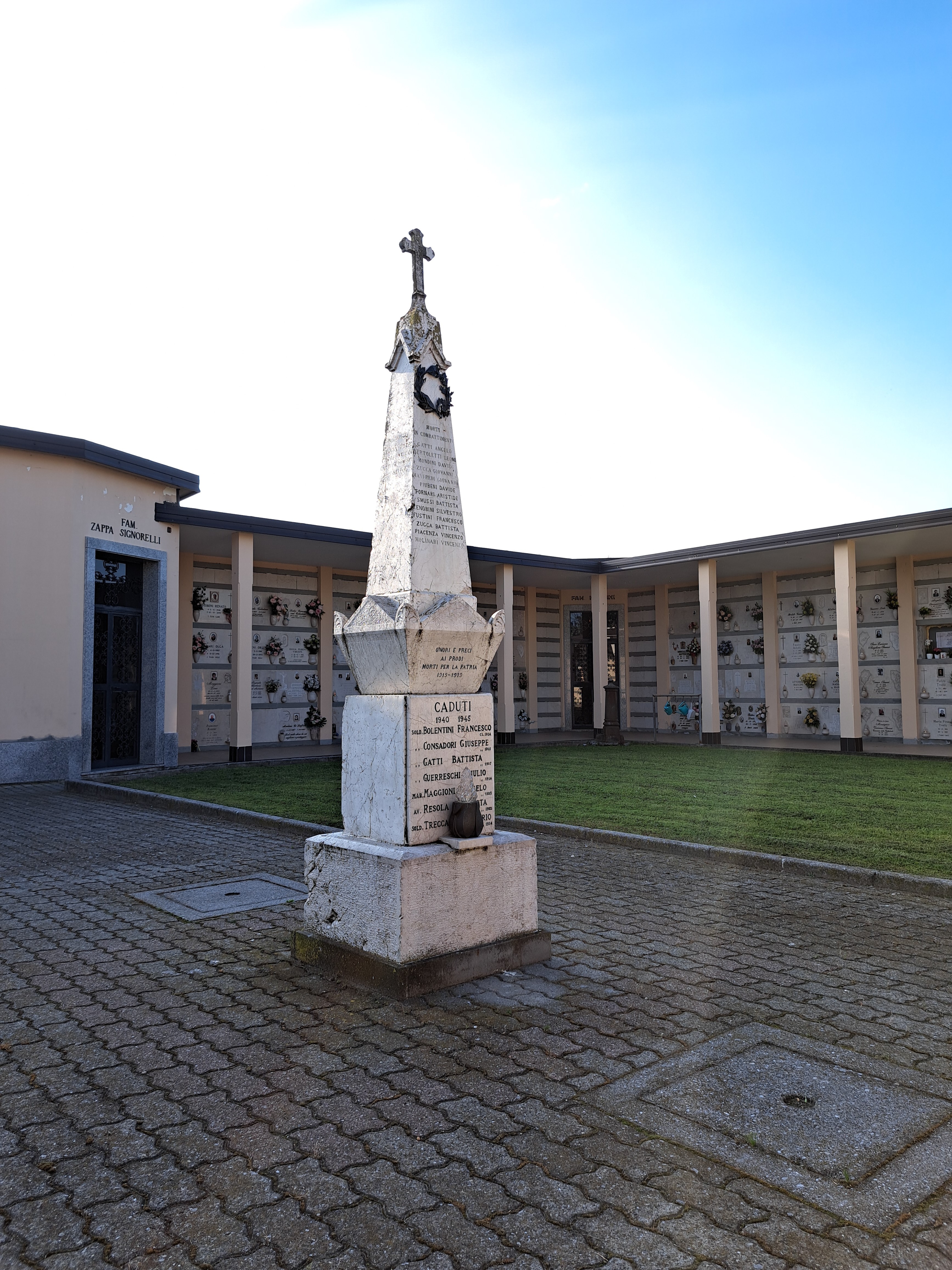 Croce di Cristo (monumento ai caduti - ad obelisco, opera isolata) - ambito bresciano (primo quarto, seconda metà XX, XX)