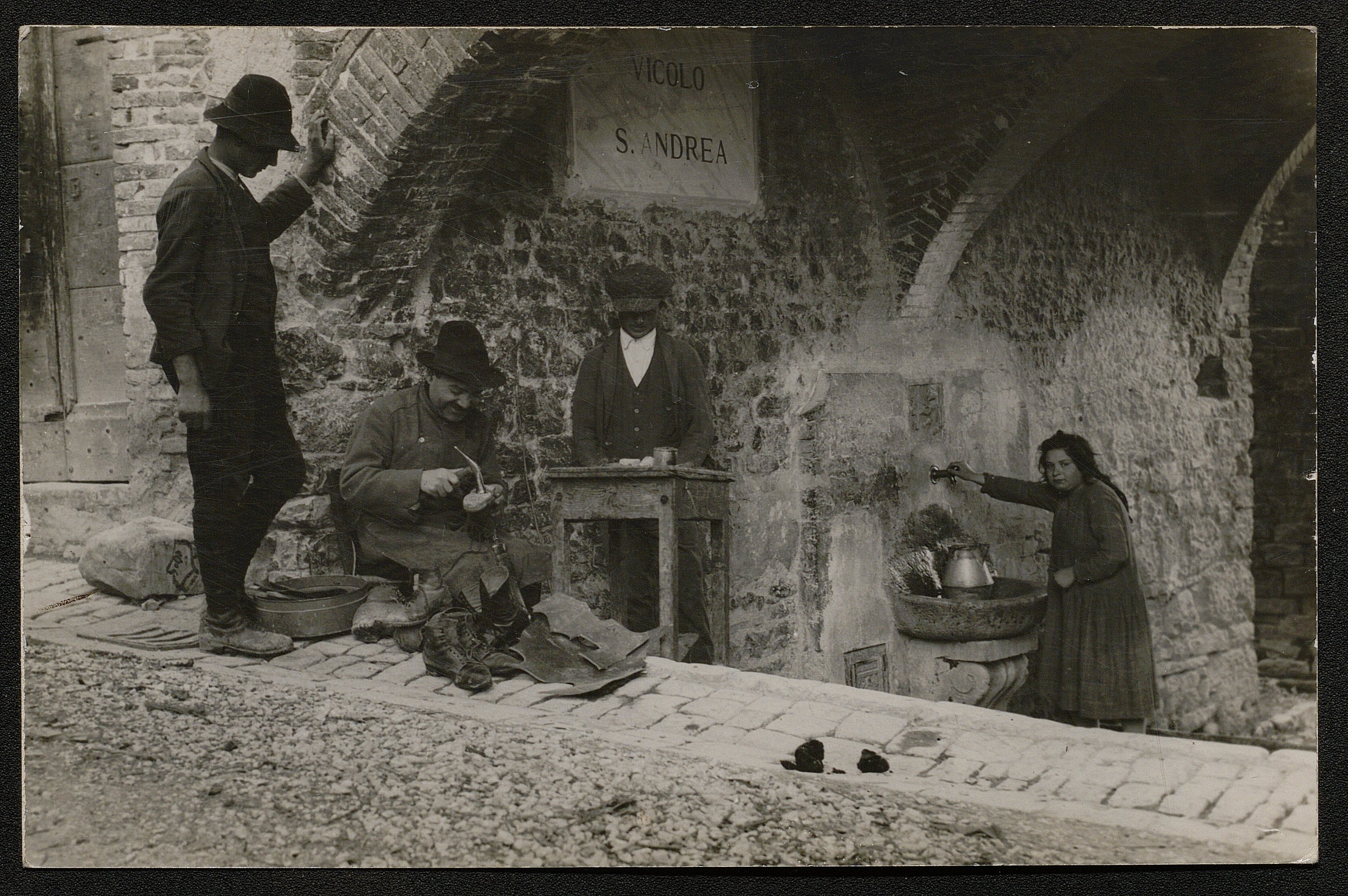 Persone - Ritratti (positivo) di Pachò, Lodovico (prima metà XX)